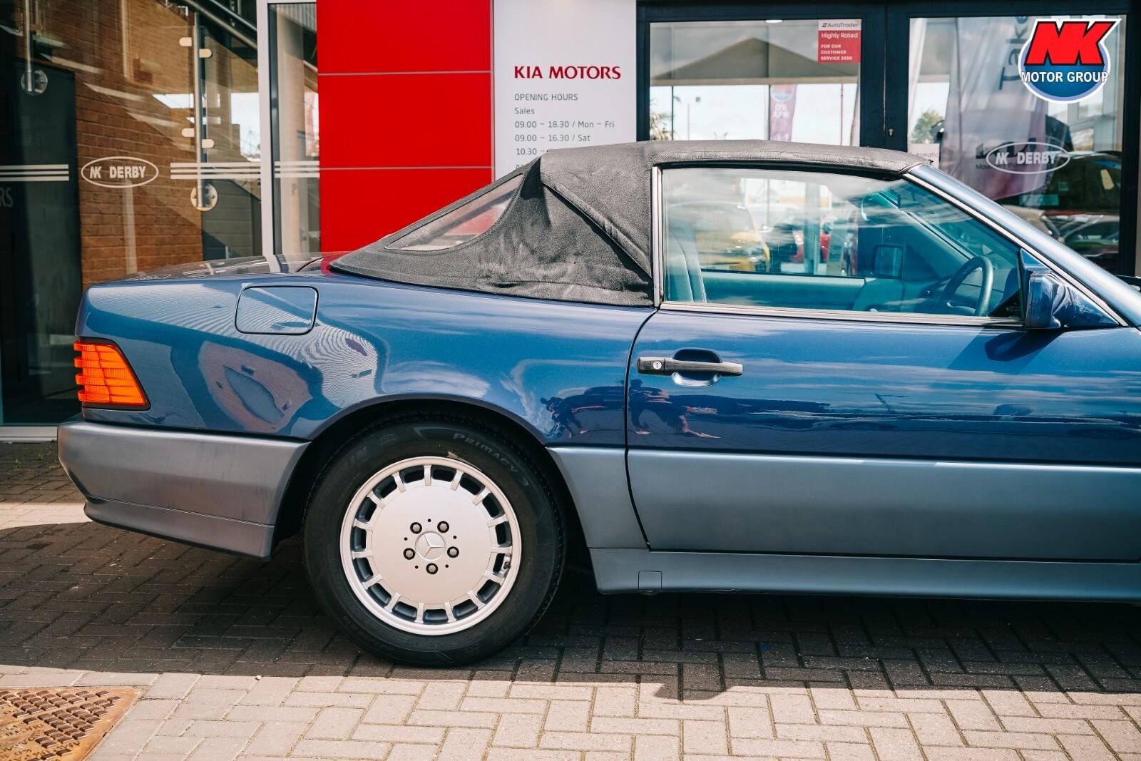 Mercedes-Benz SL view 35