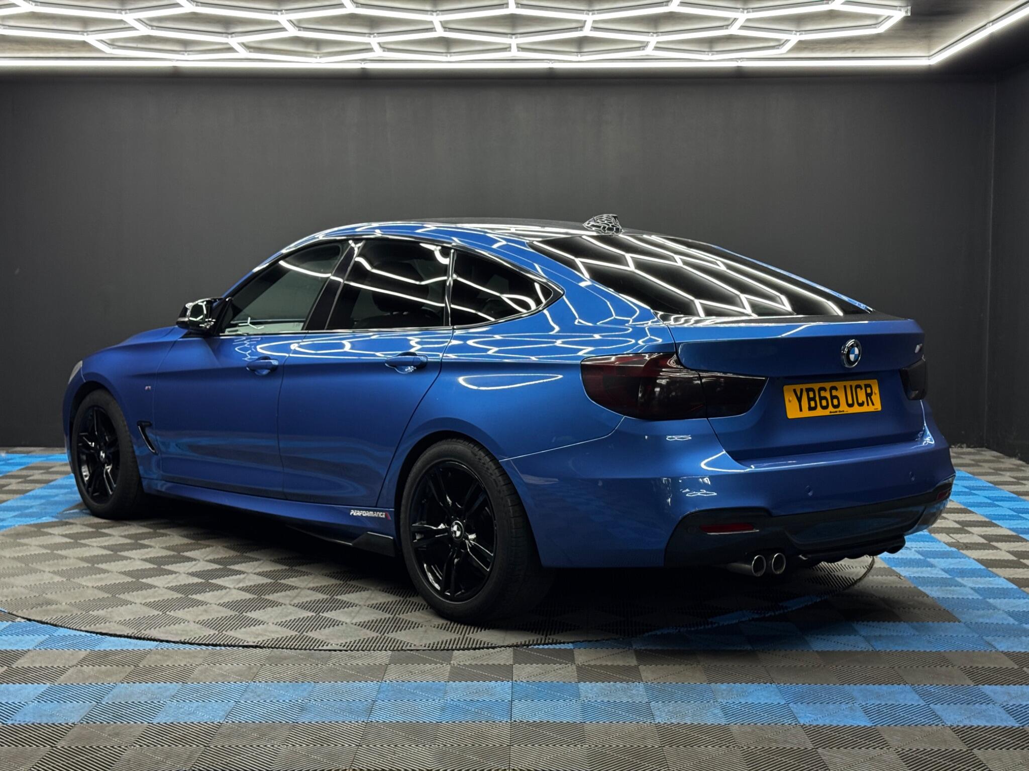 BMW 3 Series view 7
