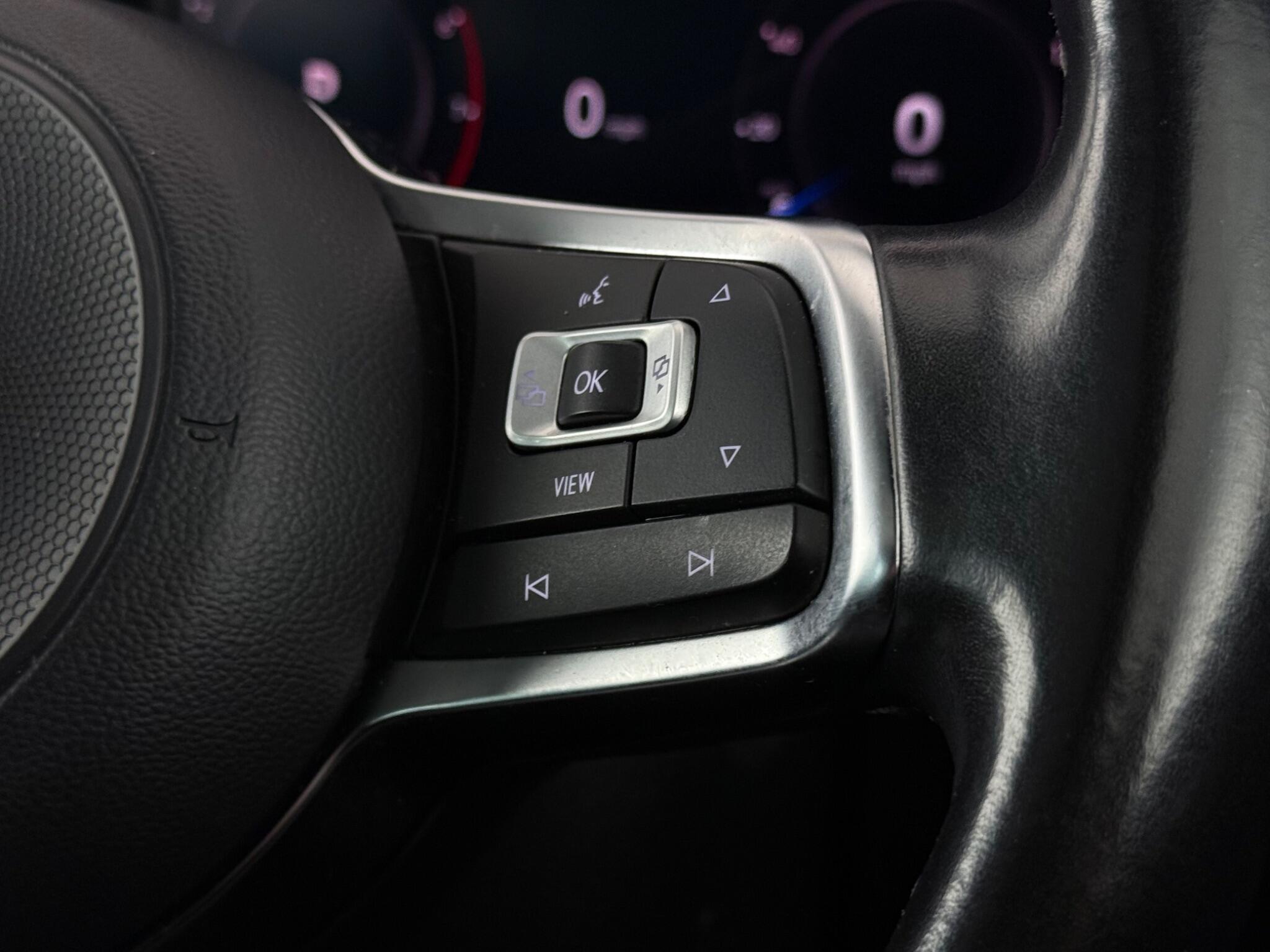 Volkswagen Tiguan view 17
