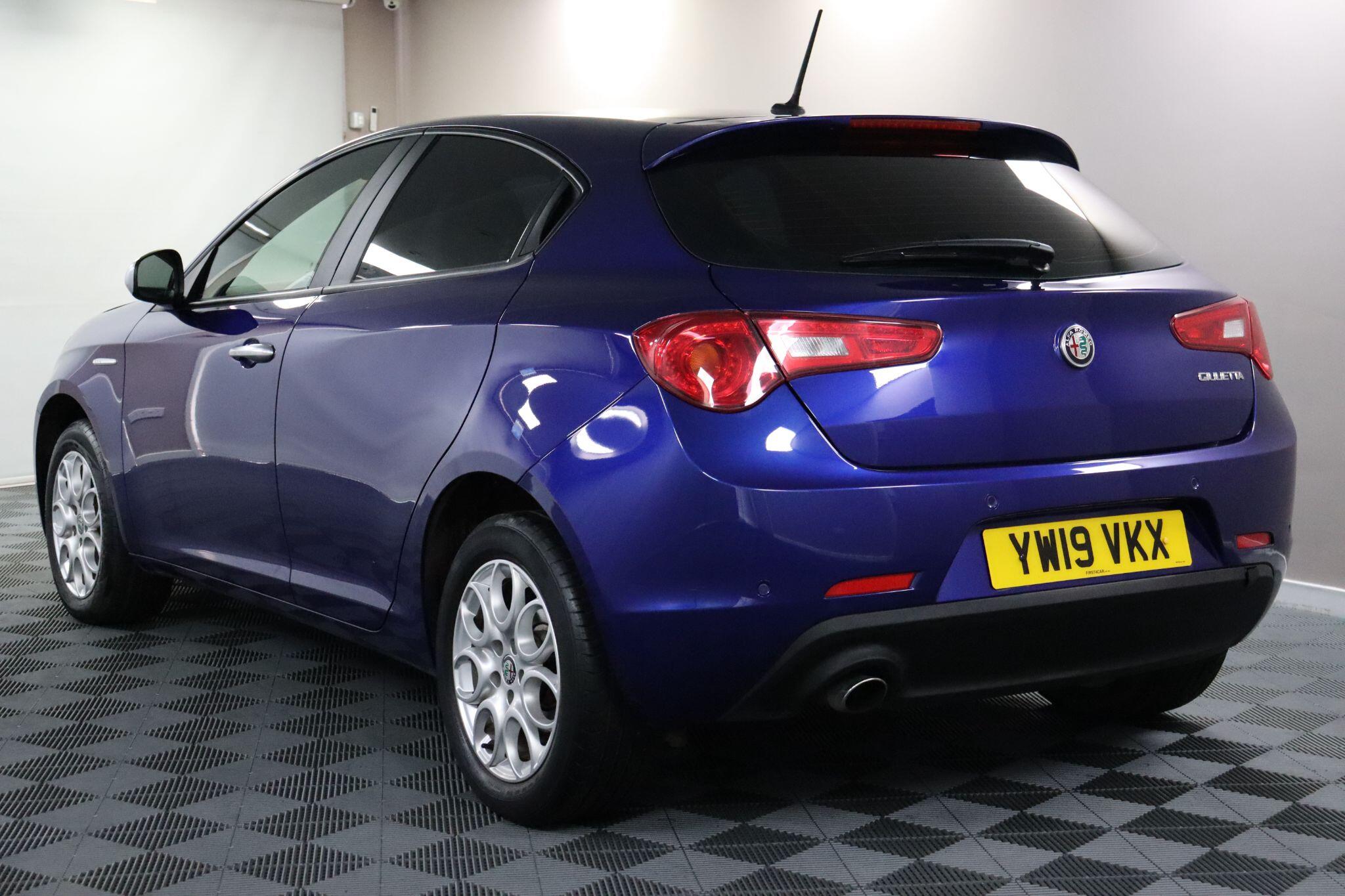 Alfa Romeo Giulietta view 9