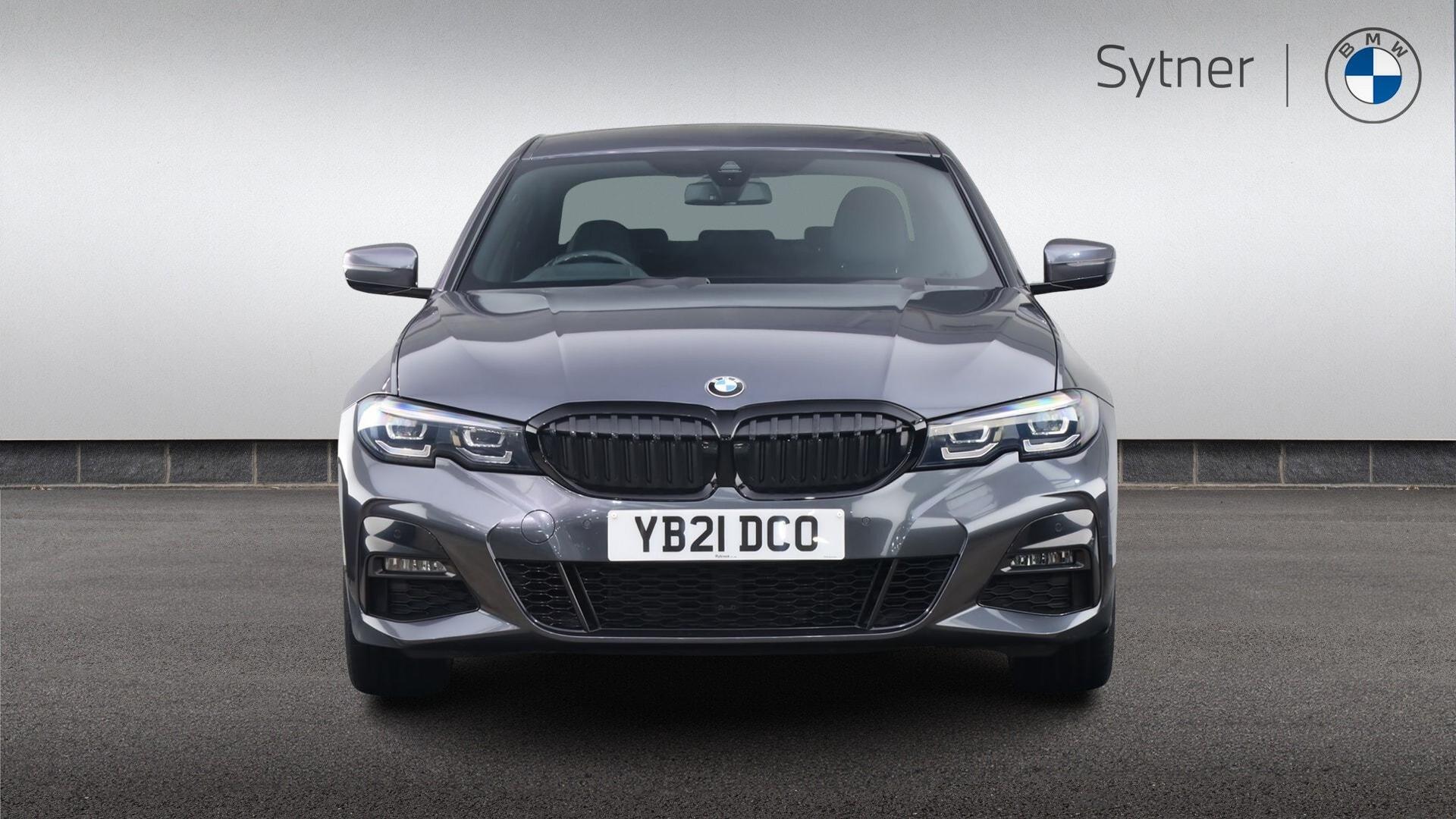 BMW 3 Series view 16