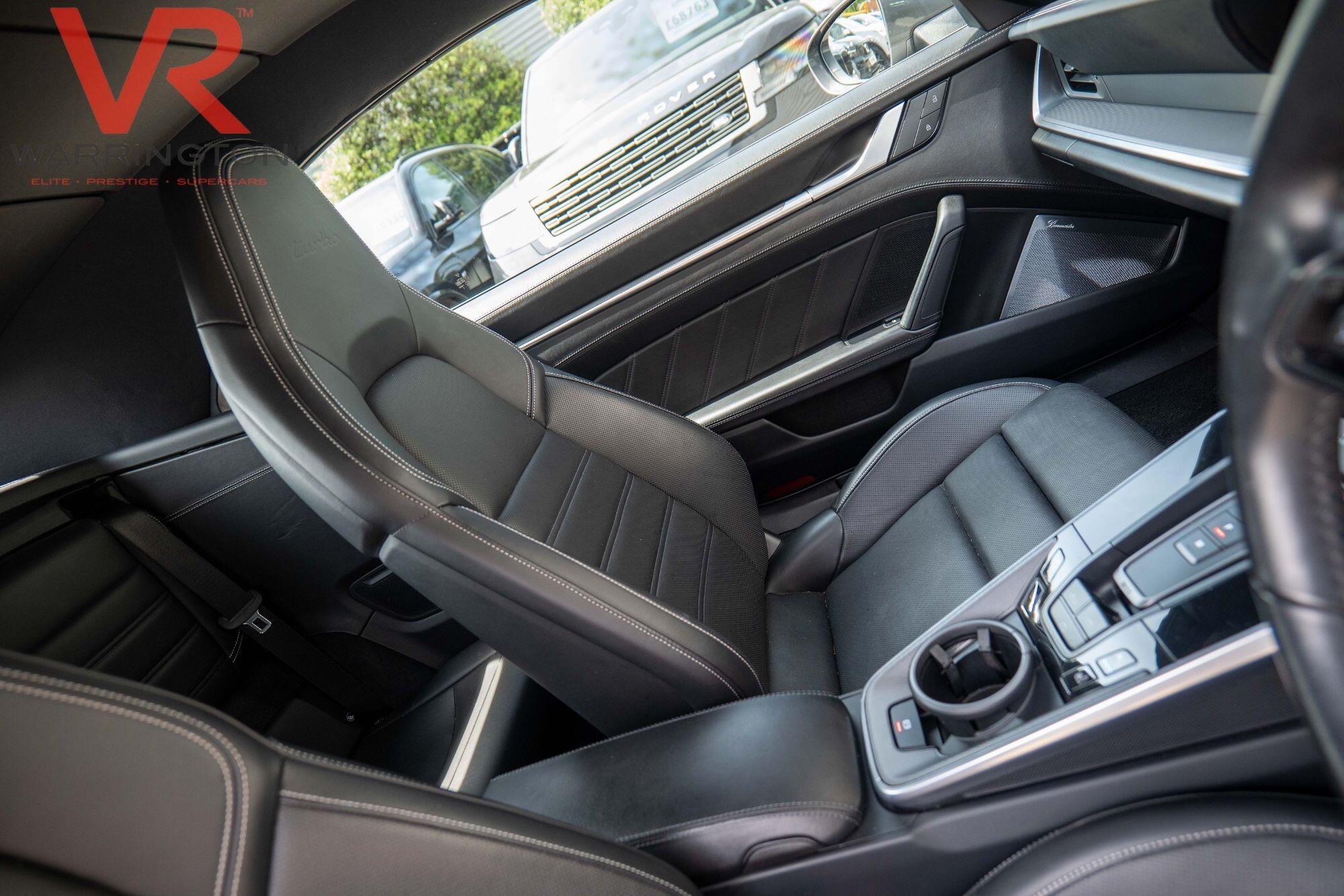 Porsche 911 view 4