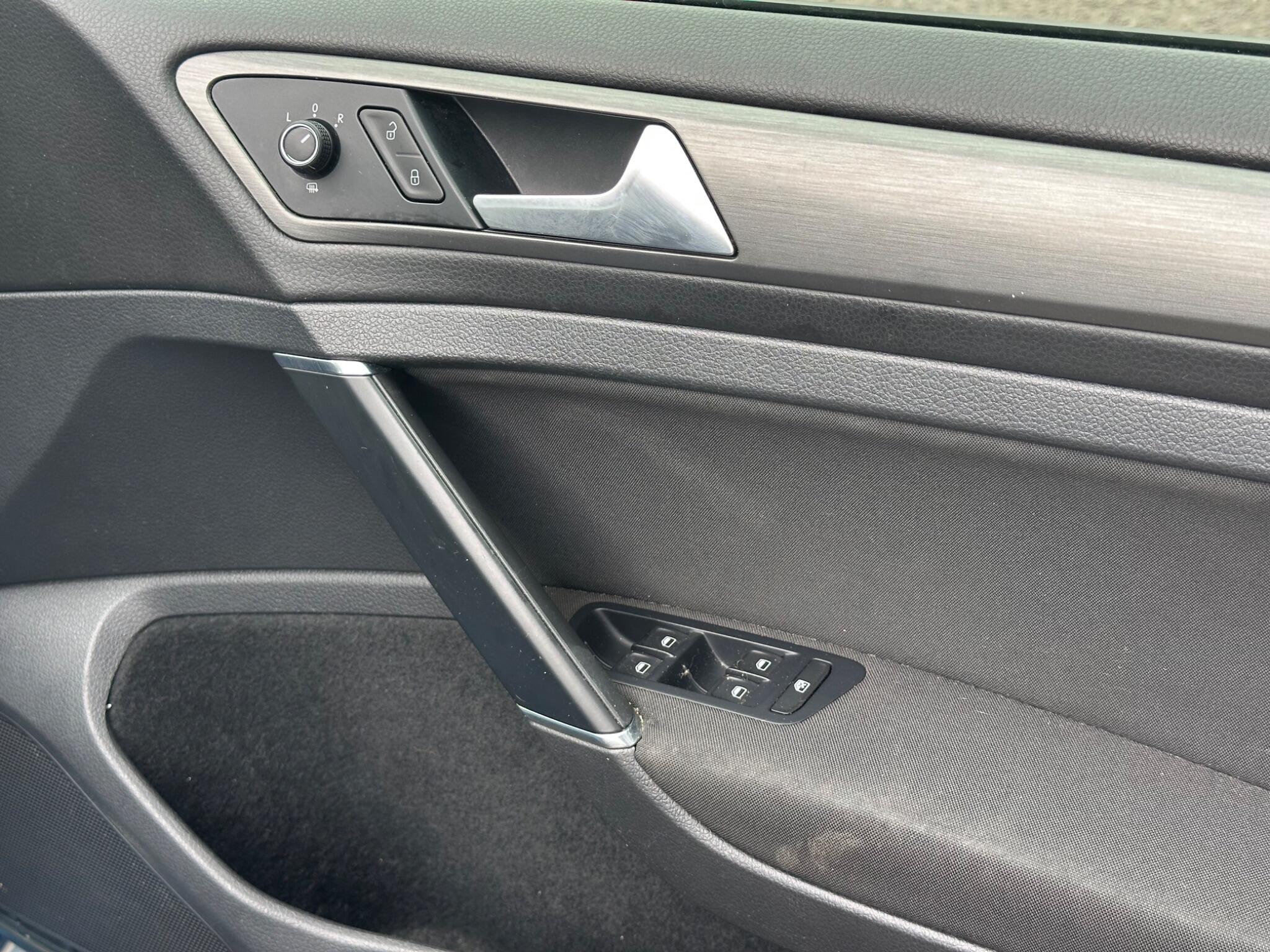 Volkswagen Golf view 22