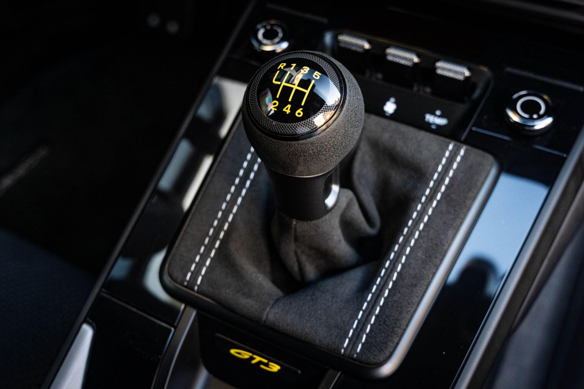 Porsche 911 view 23