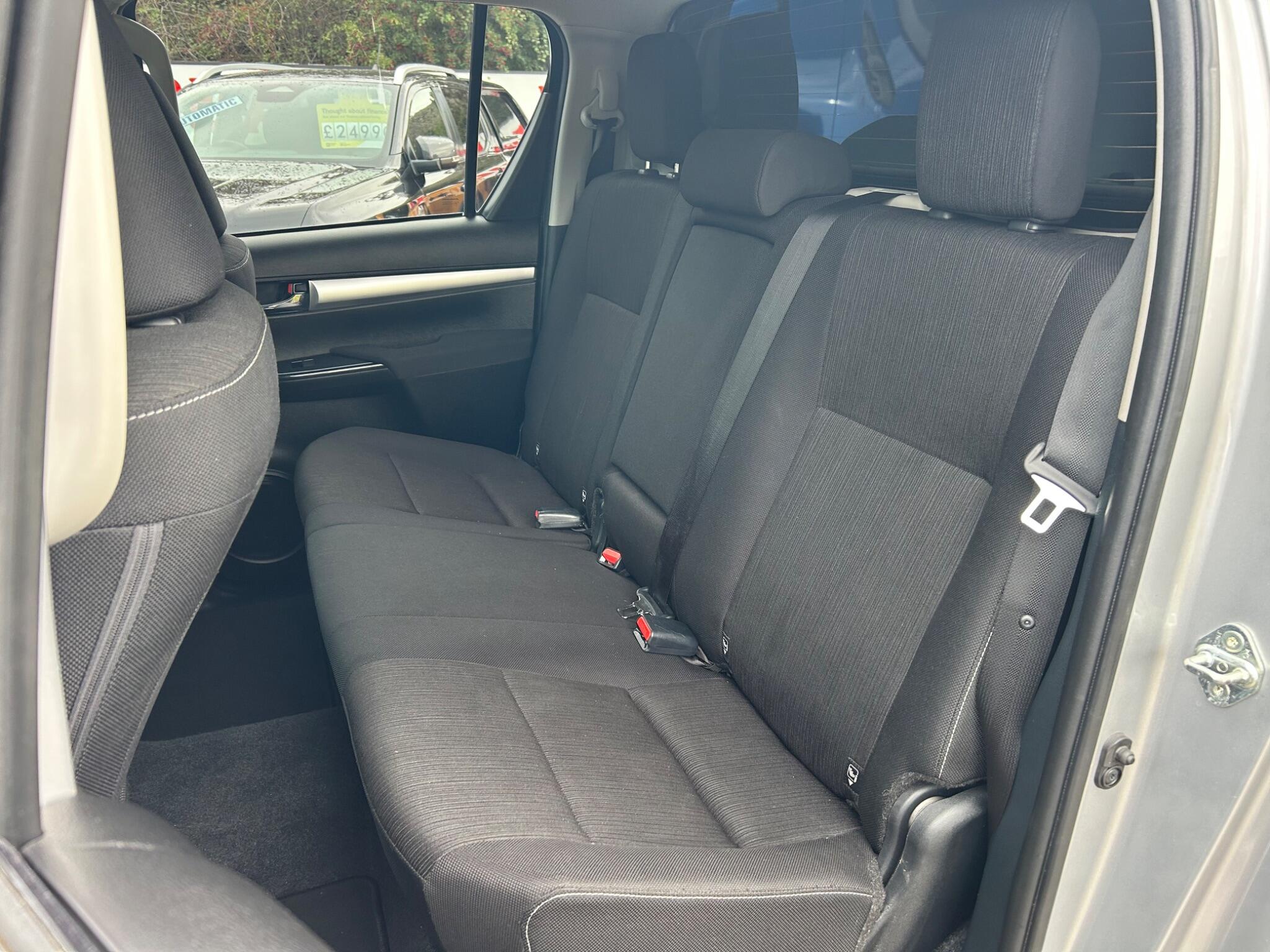 Toyota Hilux view 49
