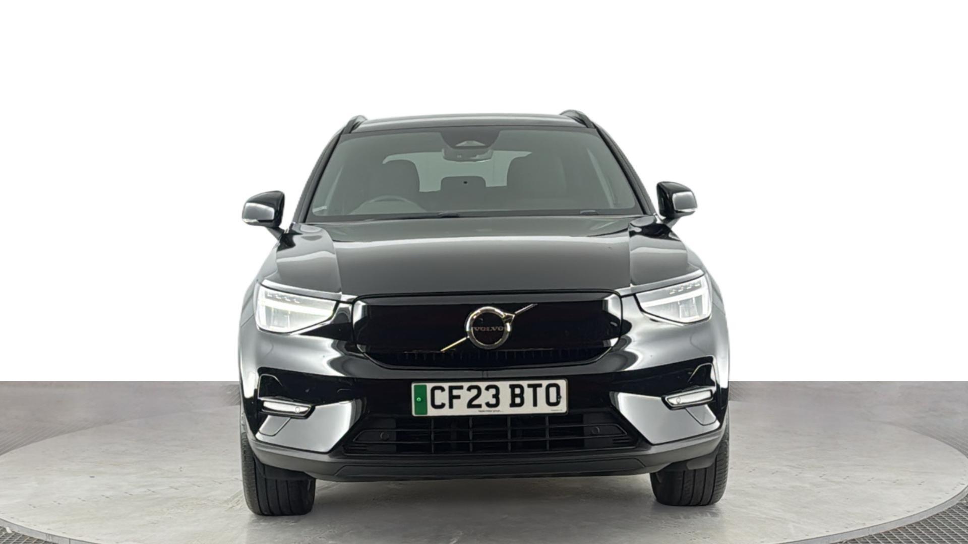 Volvo XC40 view 8