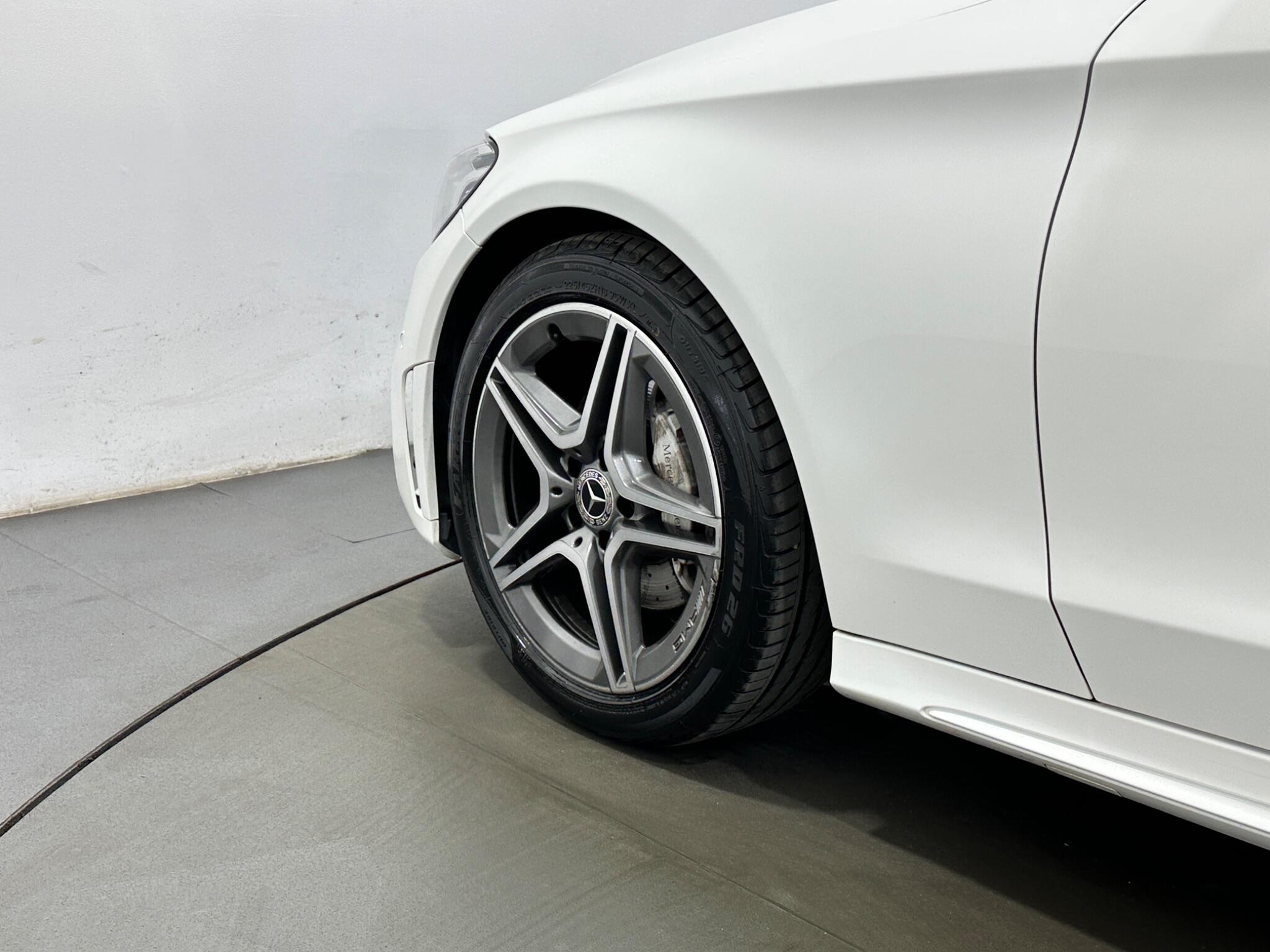 Mercedes-Benz C-Class view 48