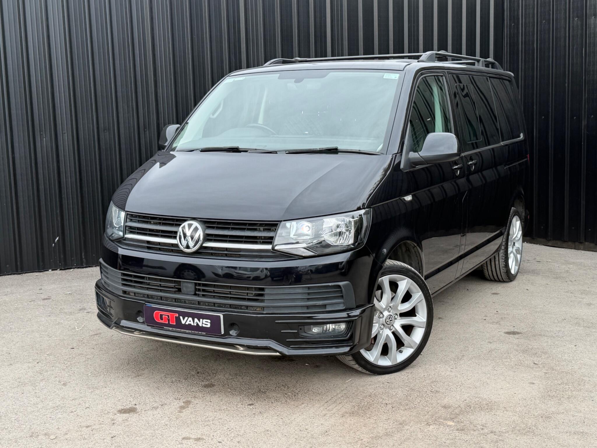 Volkswagen Transporter view 11
