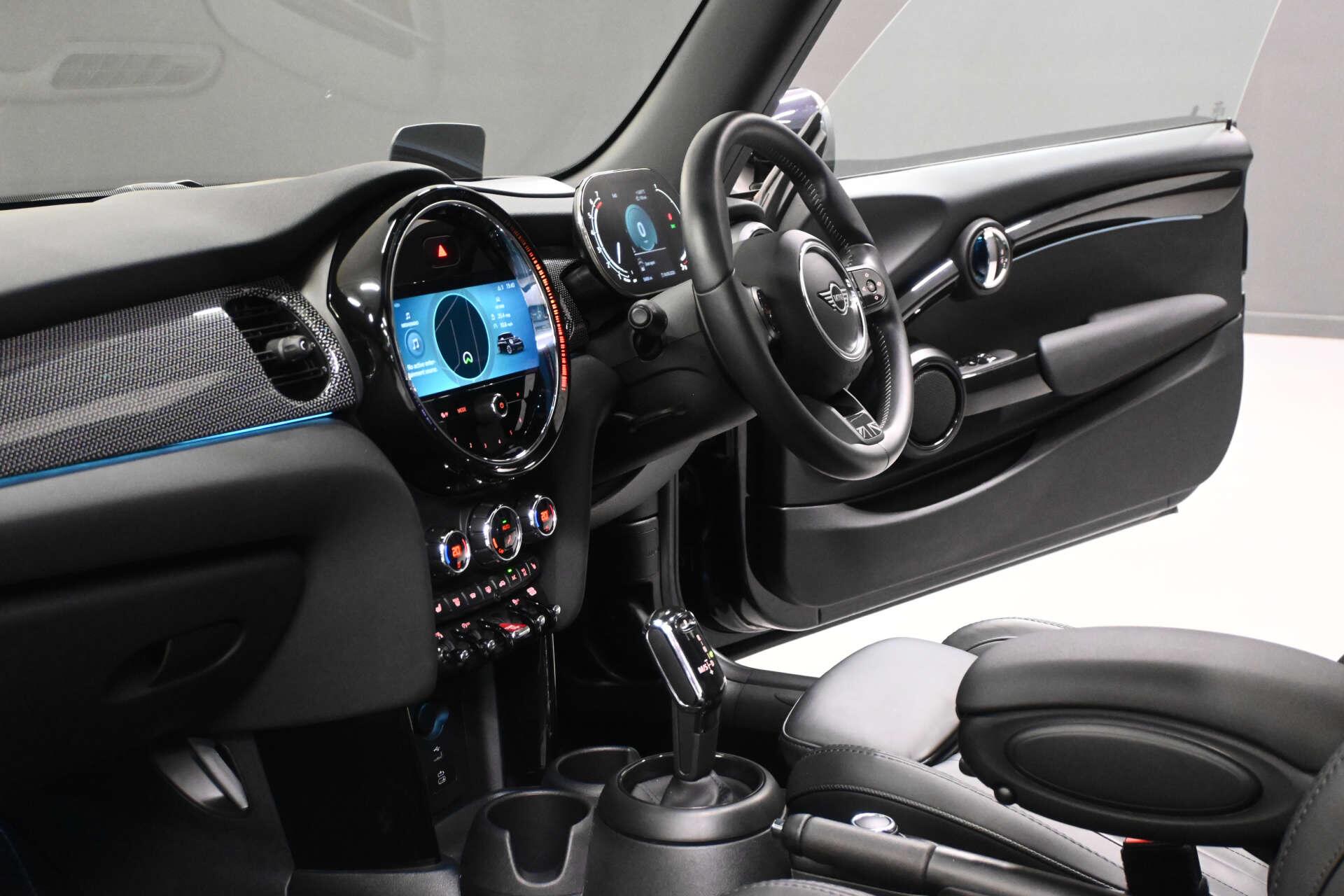 Mini Hatch view 22