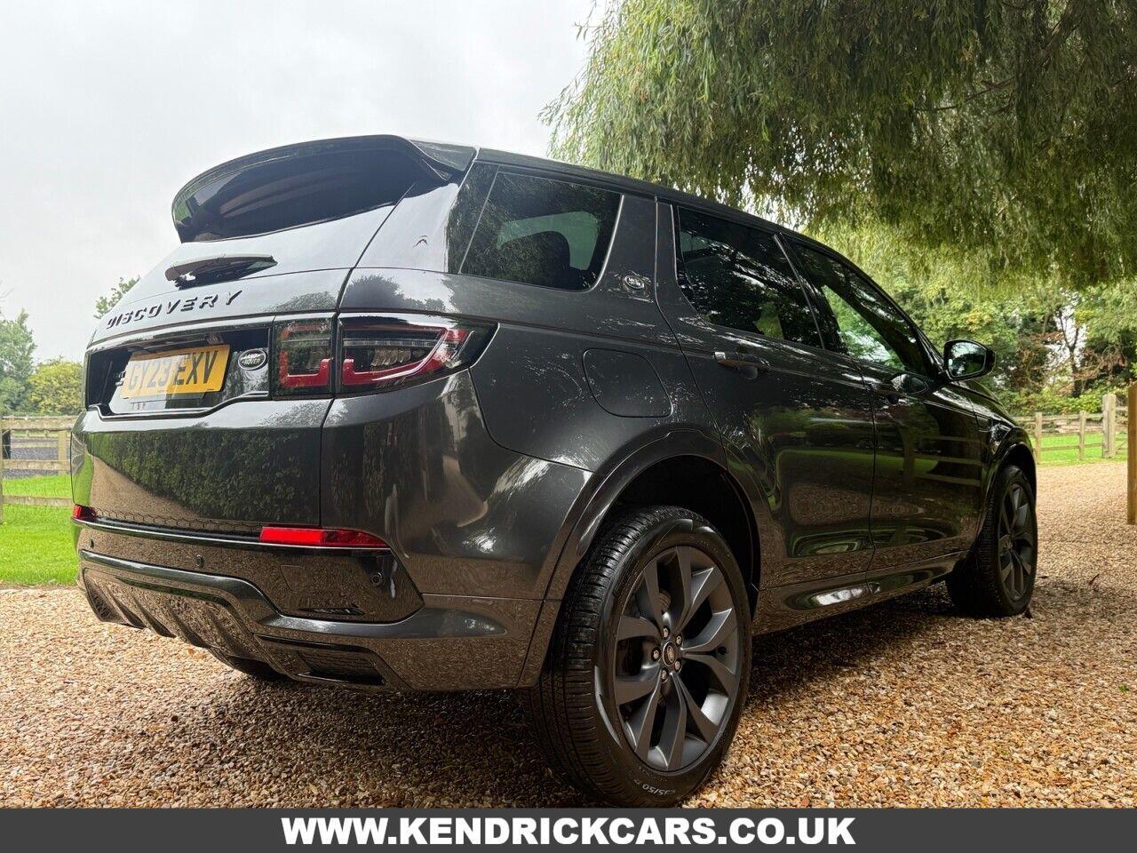 Land Rover Discovery Sport view 3