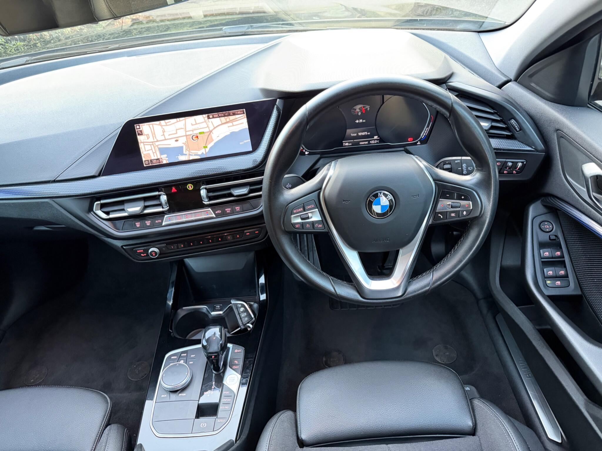 BMW 1 Series view 12