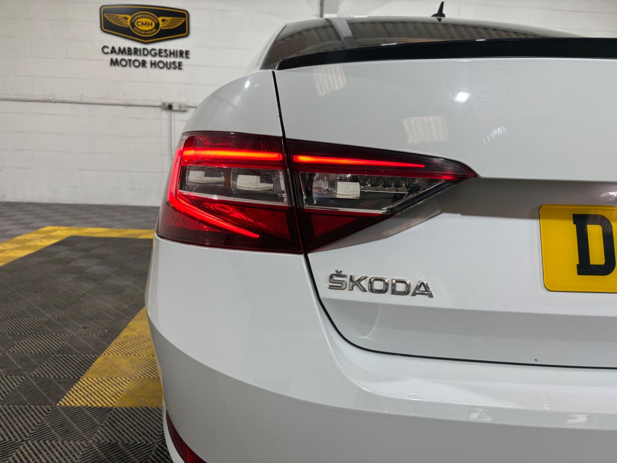 Skoda Superb view 60