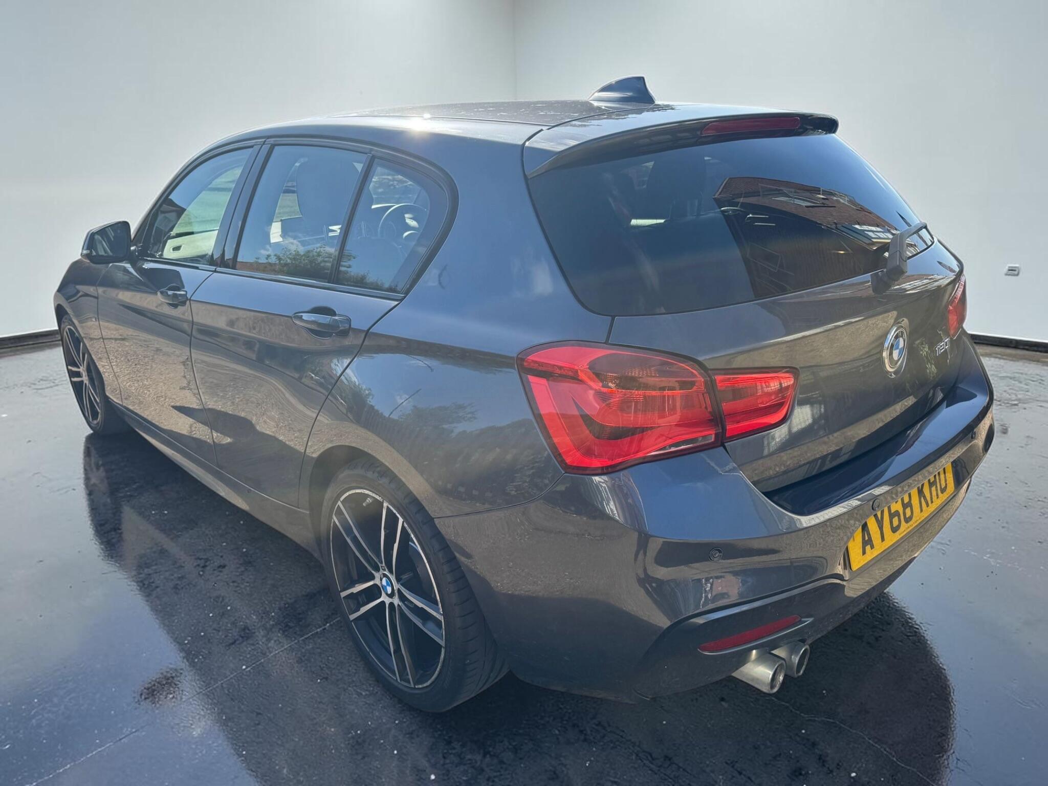BMW 1 Series view 10