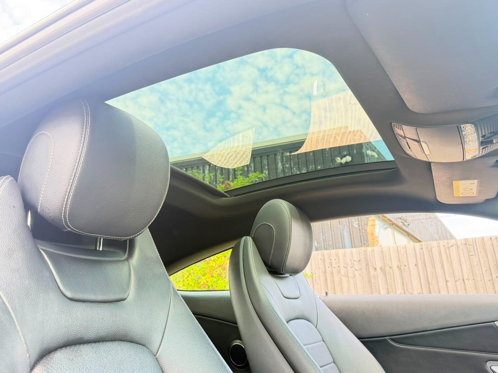 Mercedes-Benz C-Class view 25