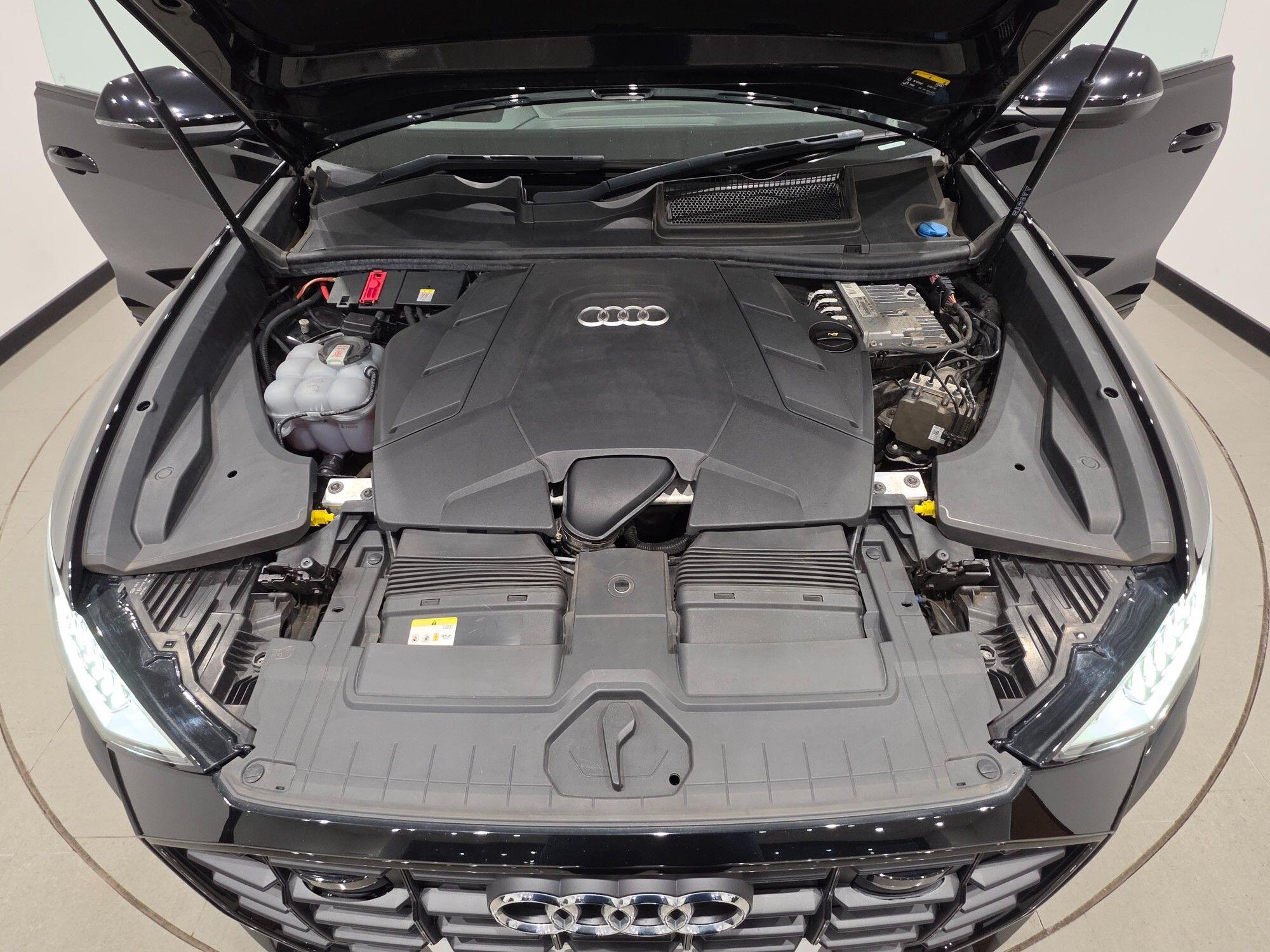 Audi Q8 view 53