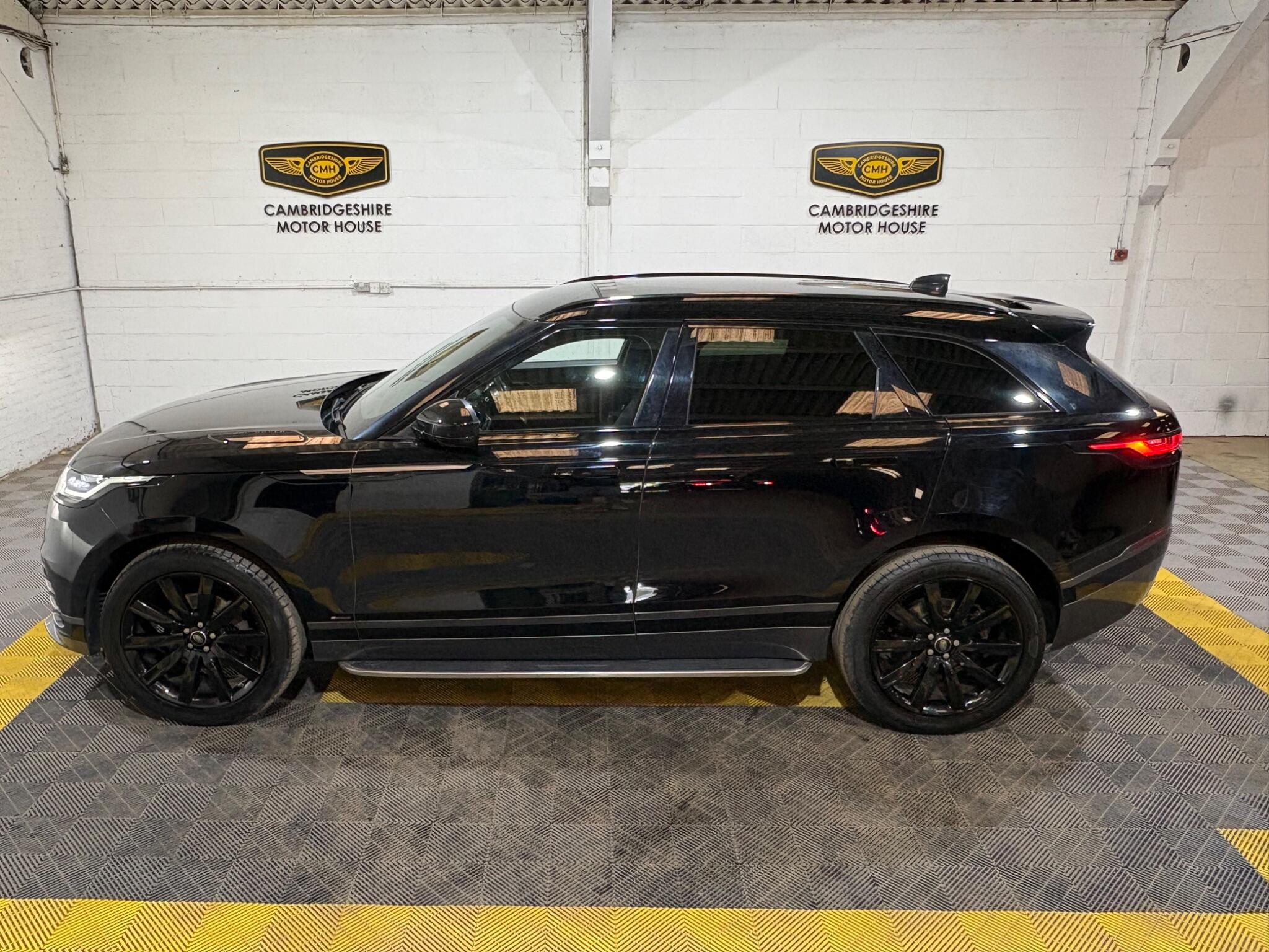 Land Rover Range Rover Velar view 11