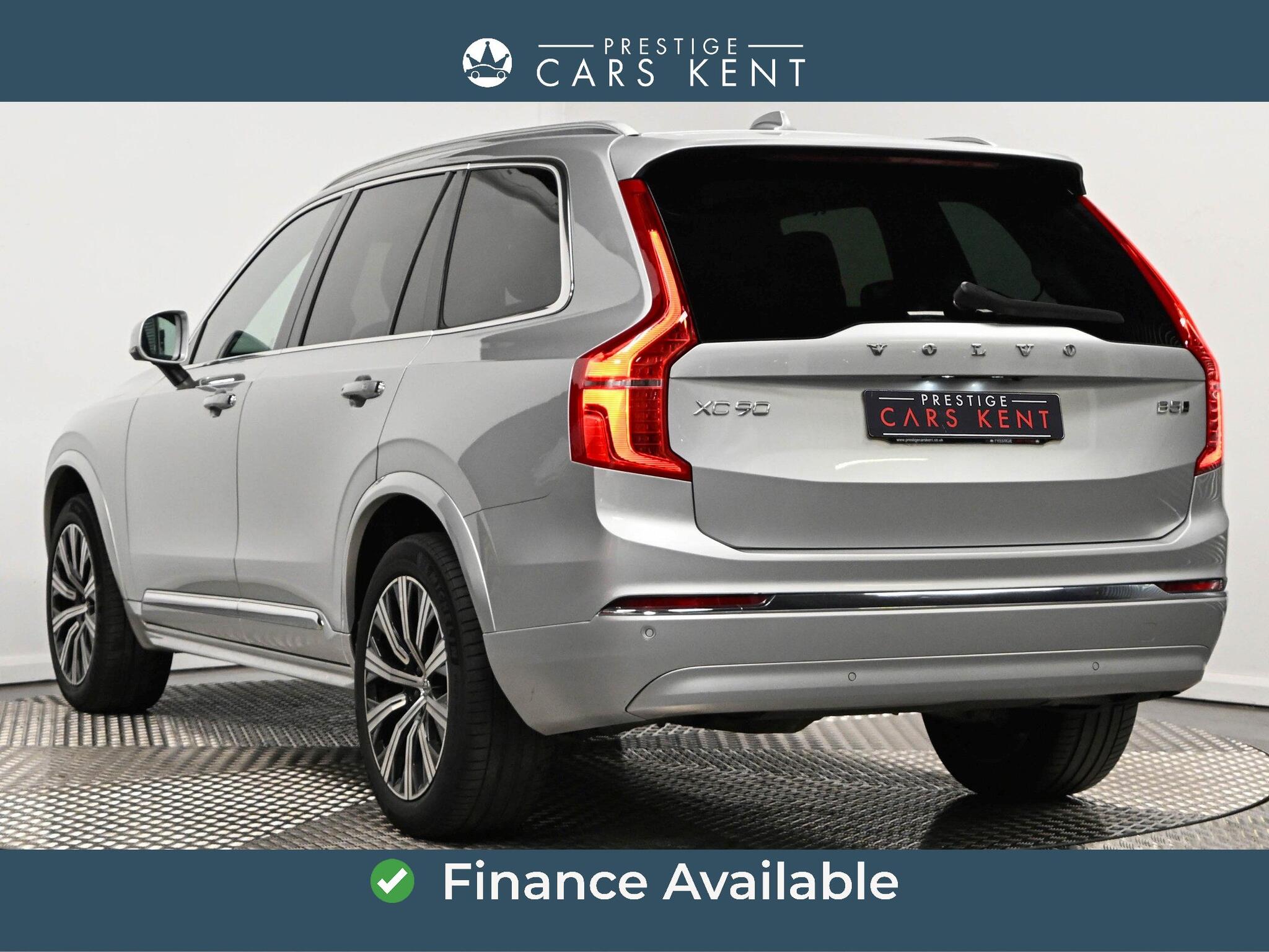Volvo XC90 view 3