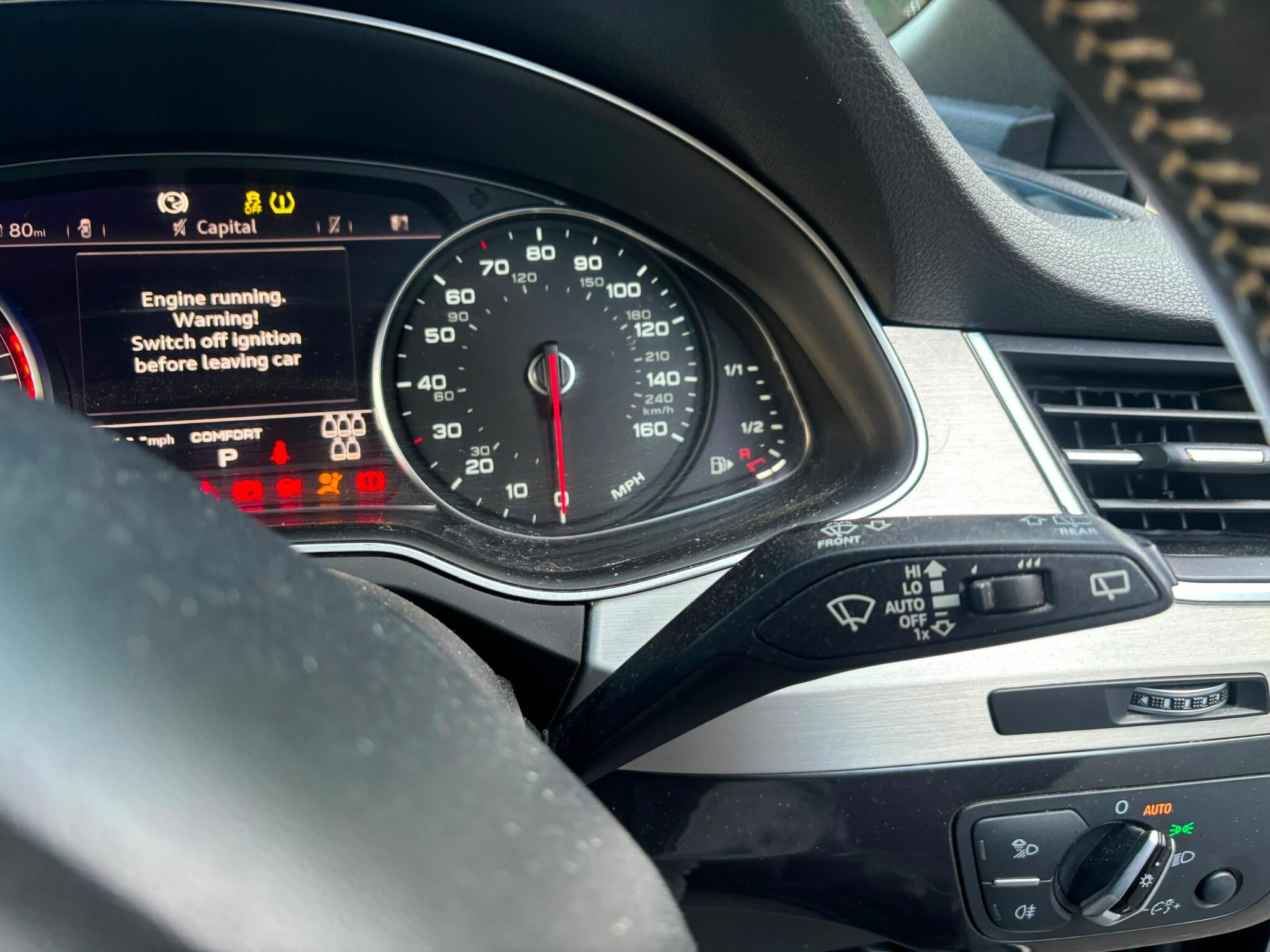 Audi Q7 view 22