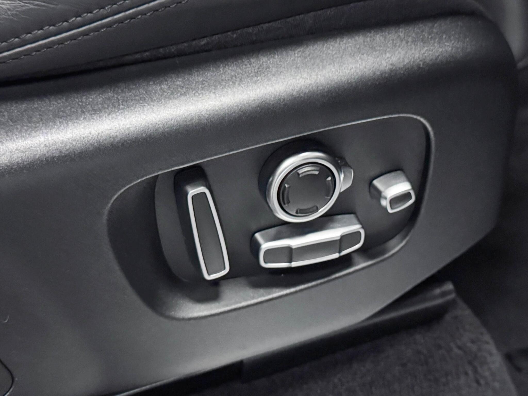 Land Rover Range Rover Sport view 19
