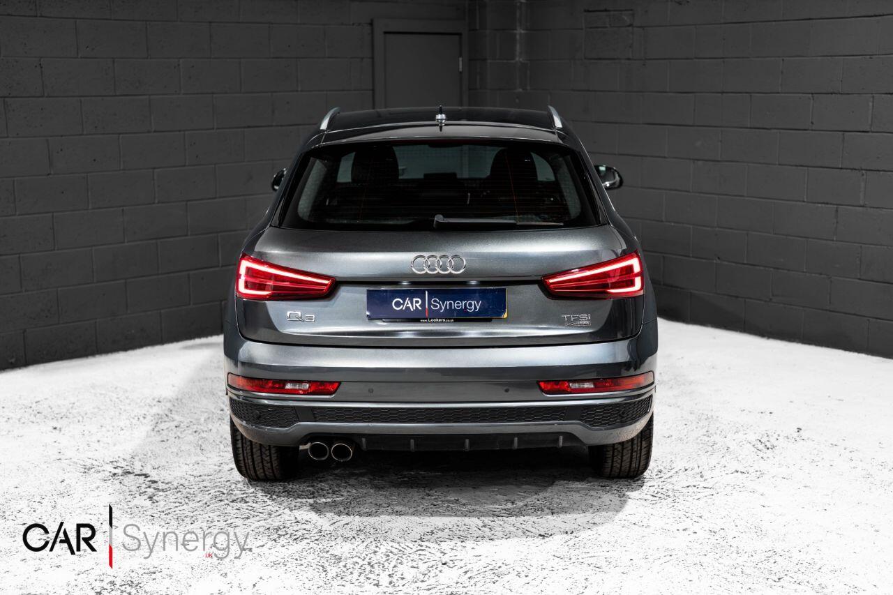 Audi Q3 view 6