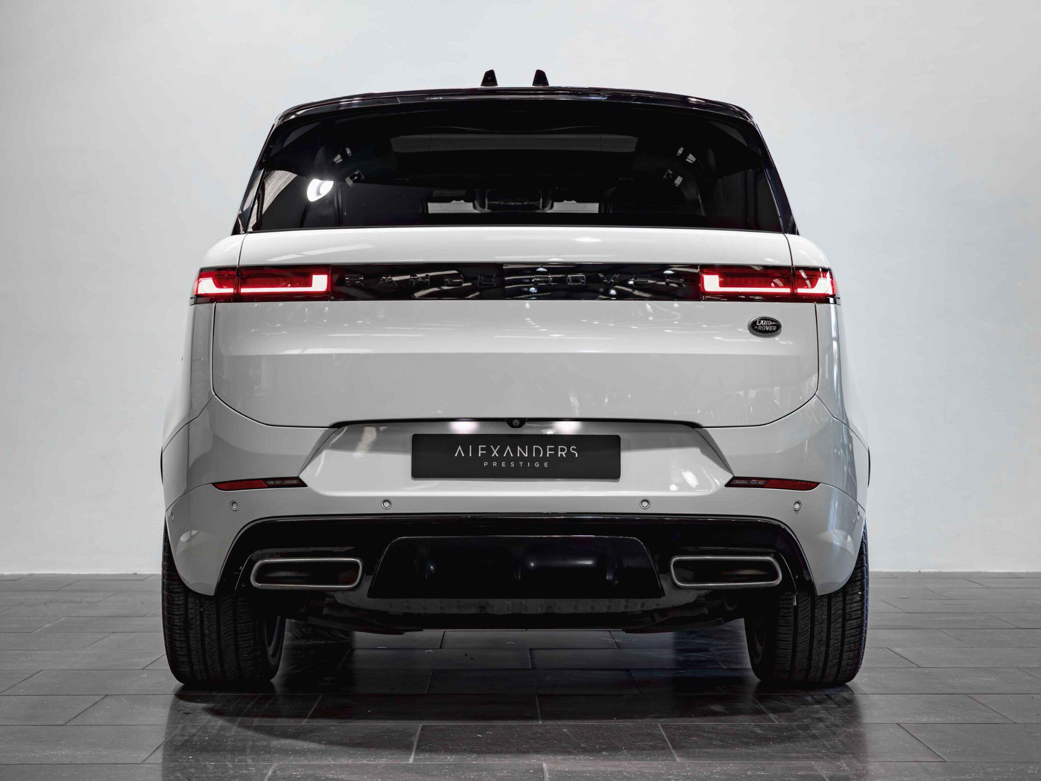 Land Rover Range Rover Sport view 11