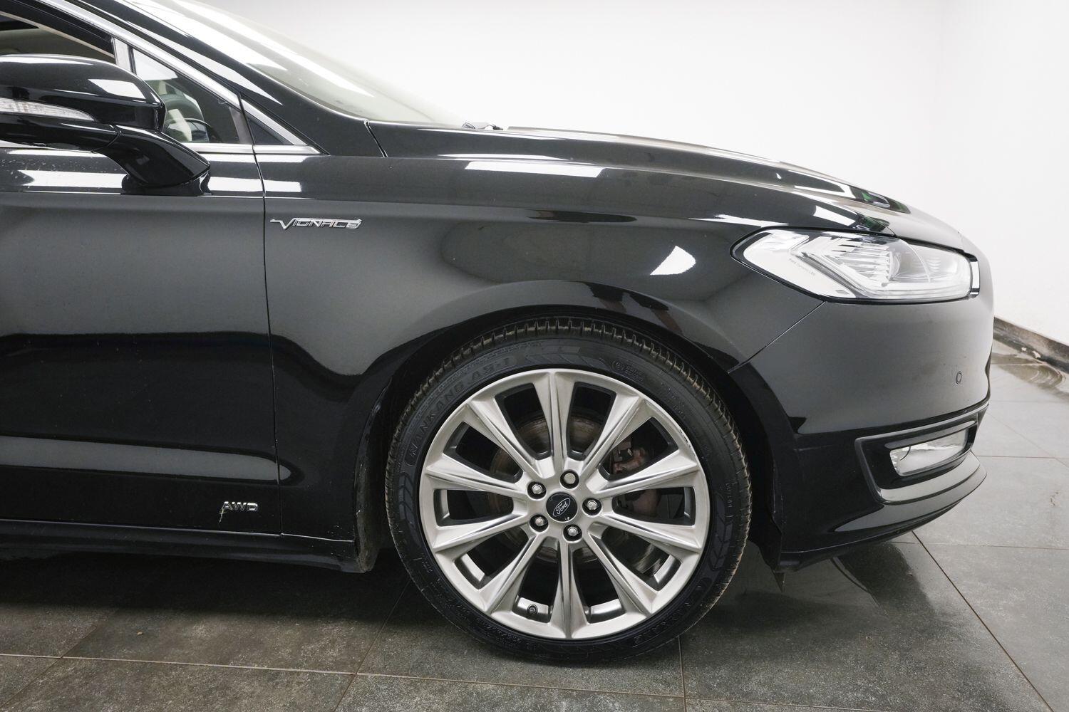 Ford Mondeo view 4