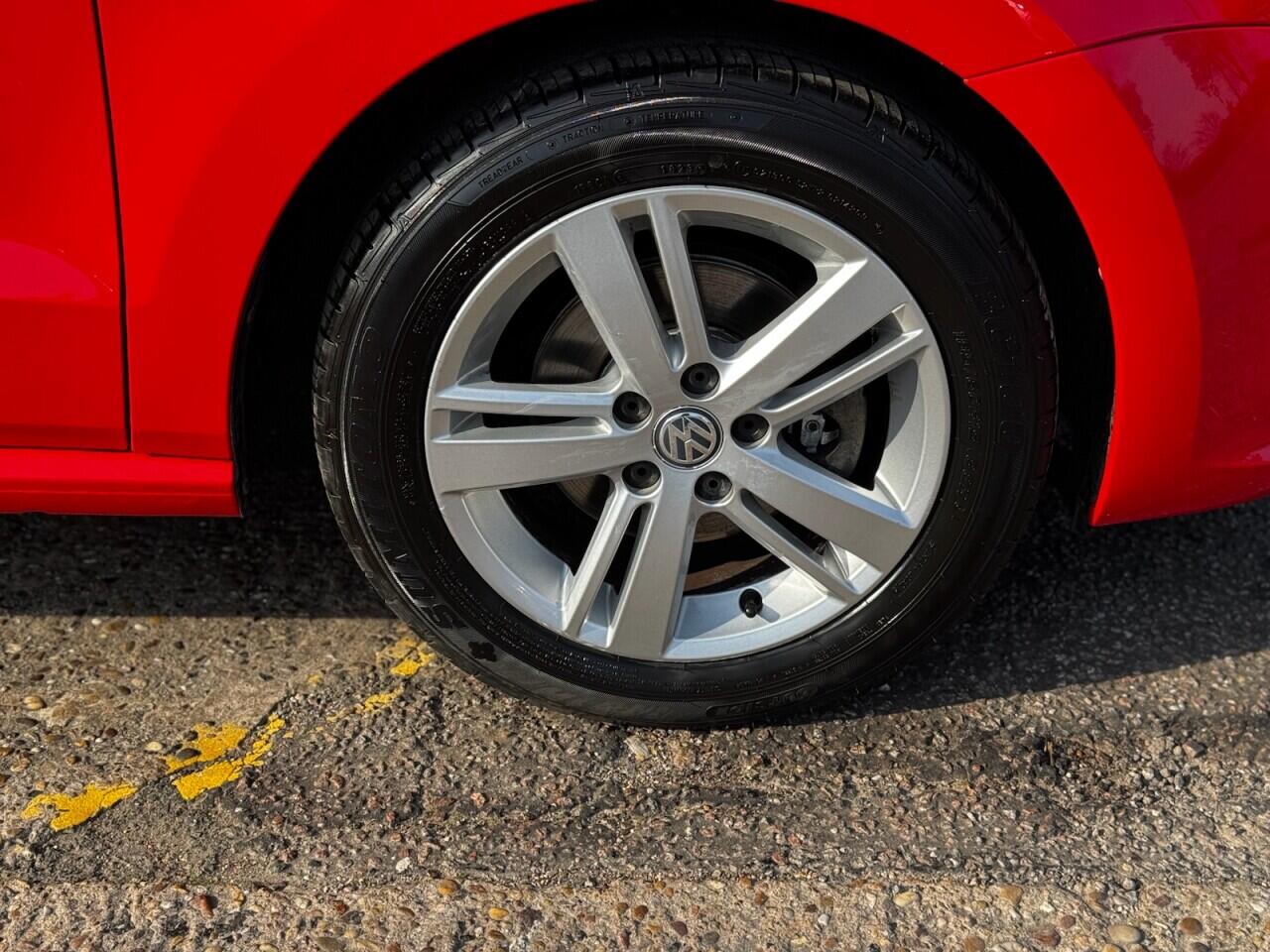 Volkswagen Polo view 16
