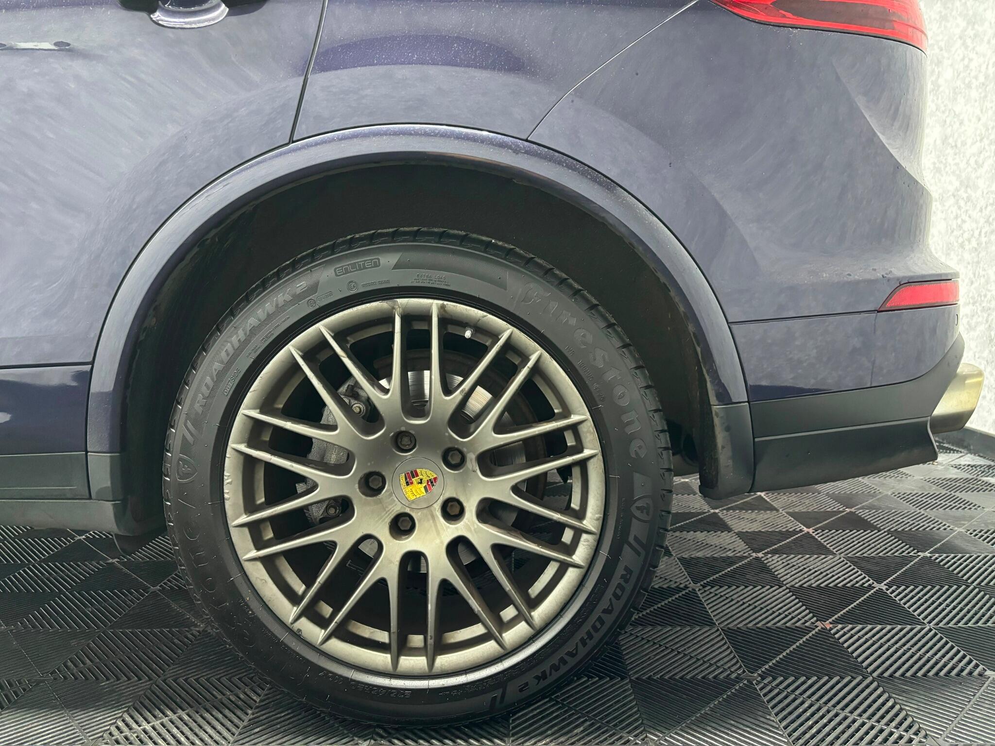 Porsche Cayenne view 17