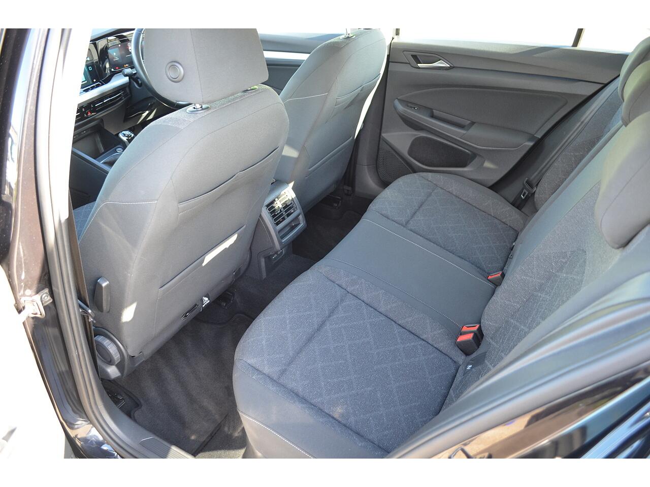 Volkswagen Golf view 16