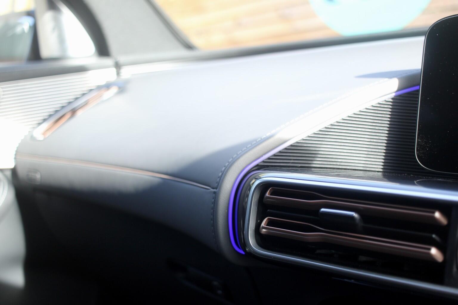 Mercedes-Benz Eqc view 20