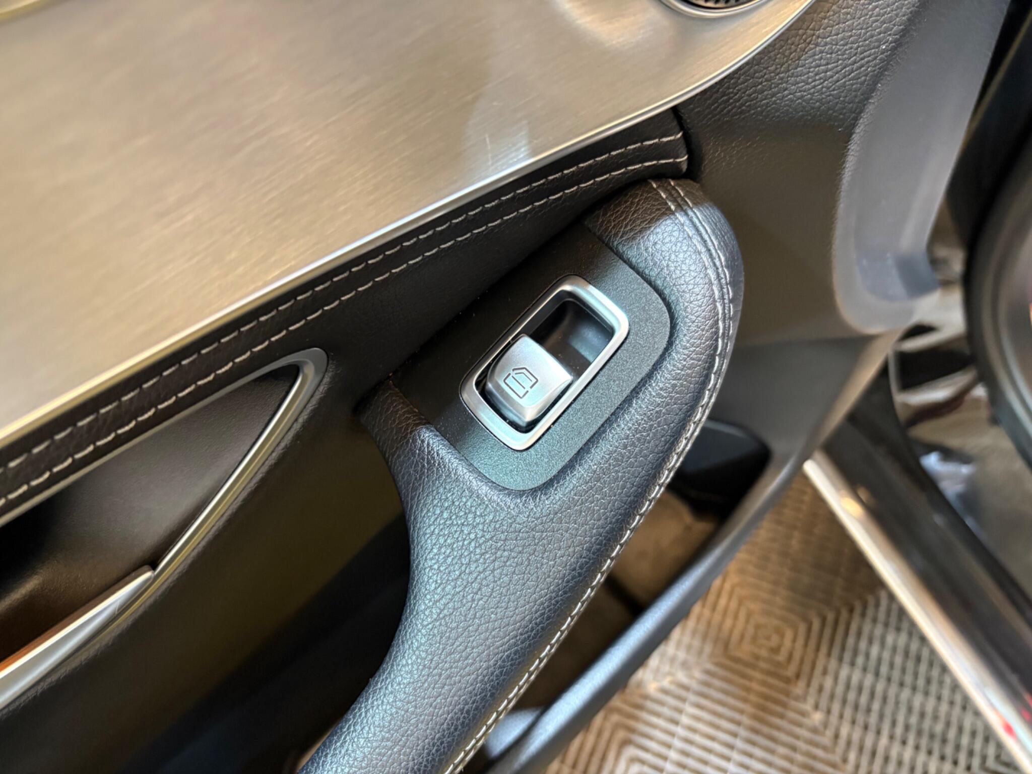 Mercedes-Benz C Class view 56