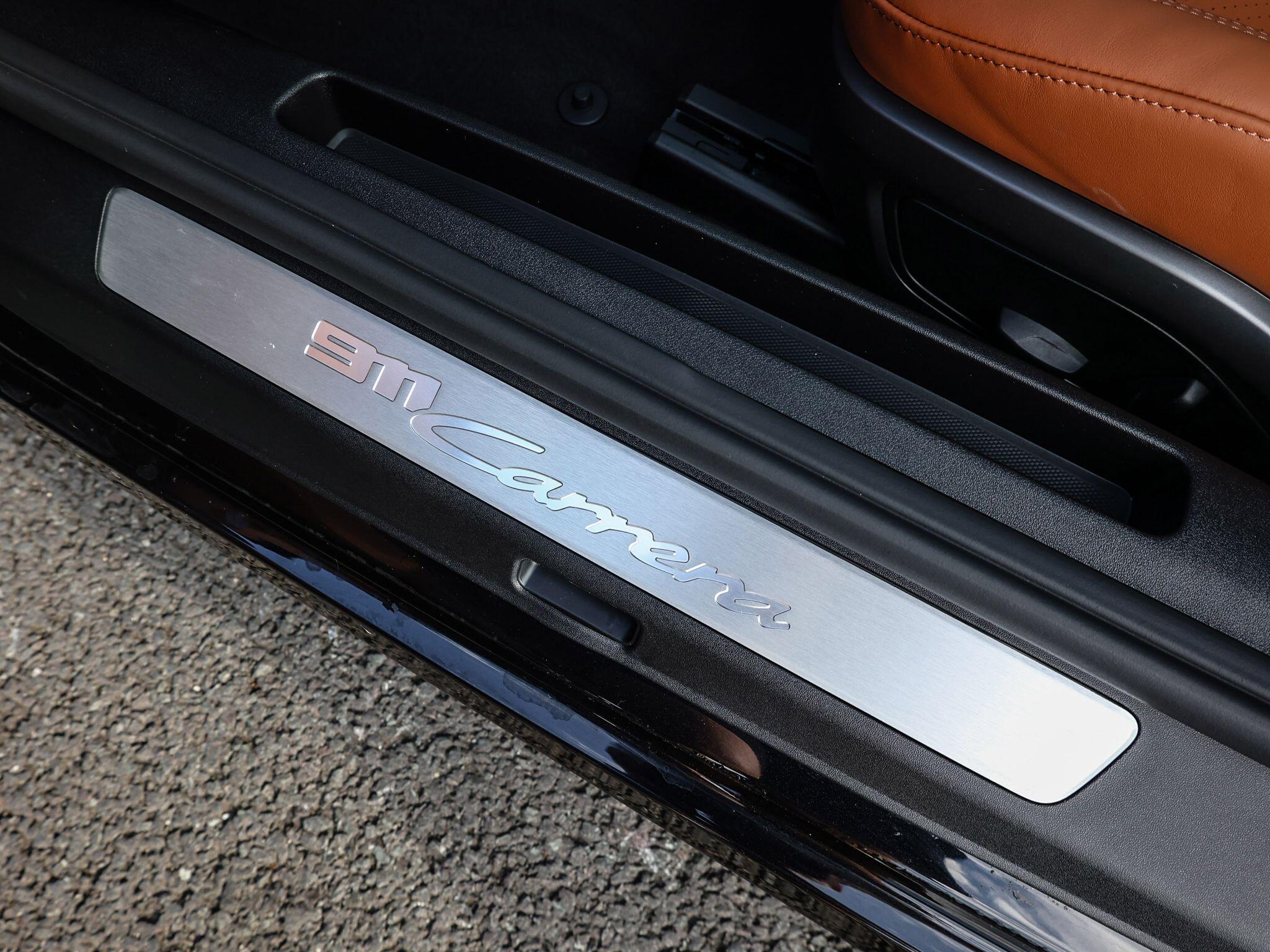 Porsche 911 view 29