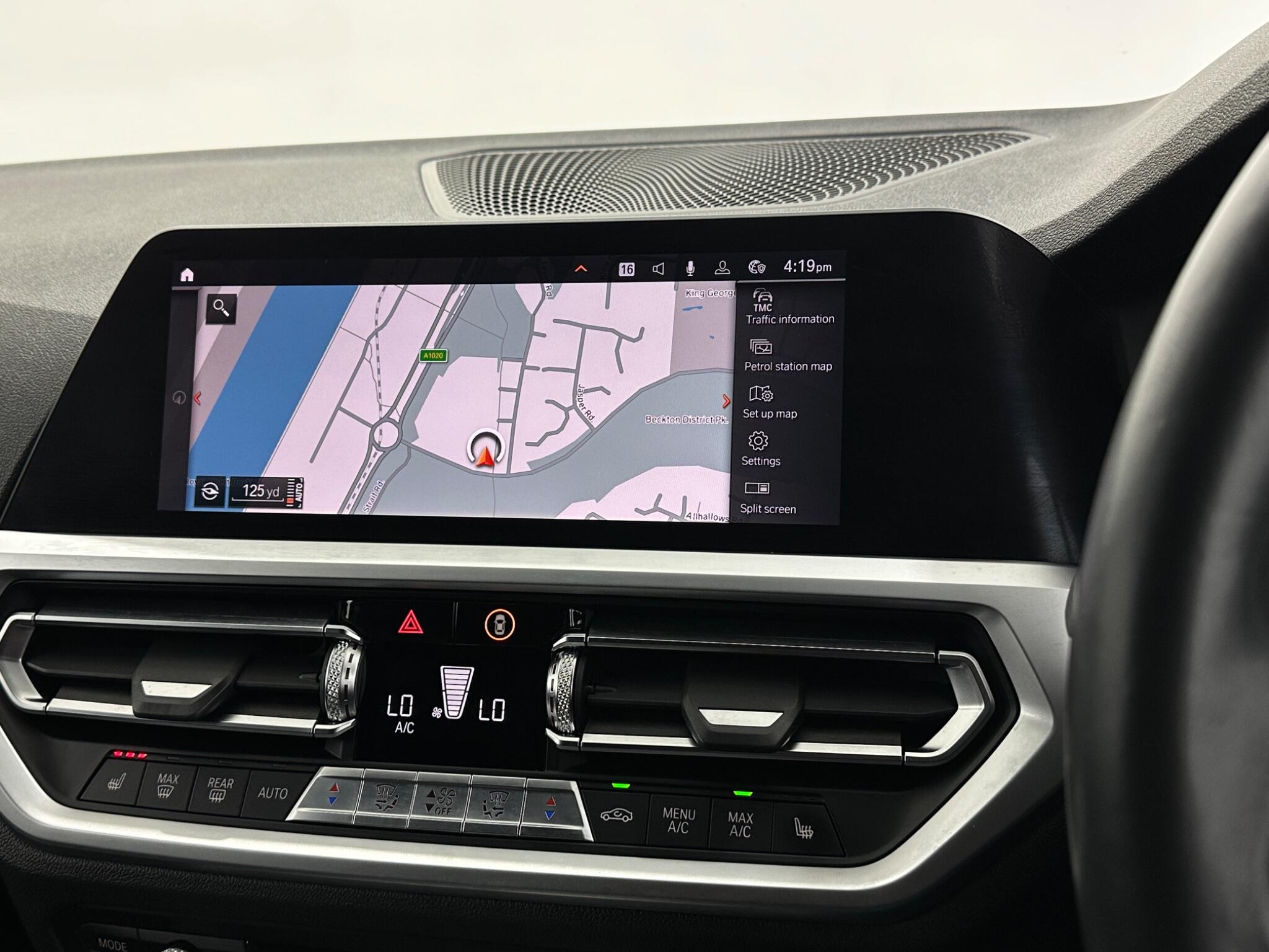 BMW 3 Series view 24