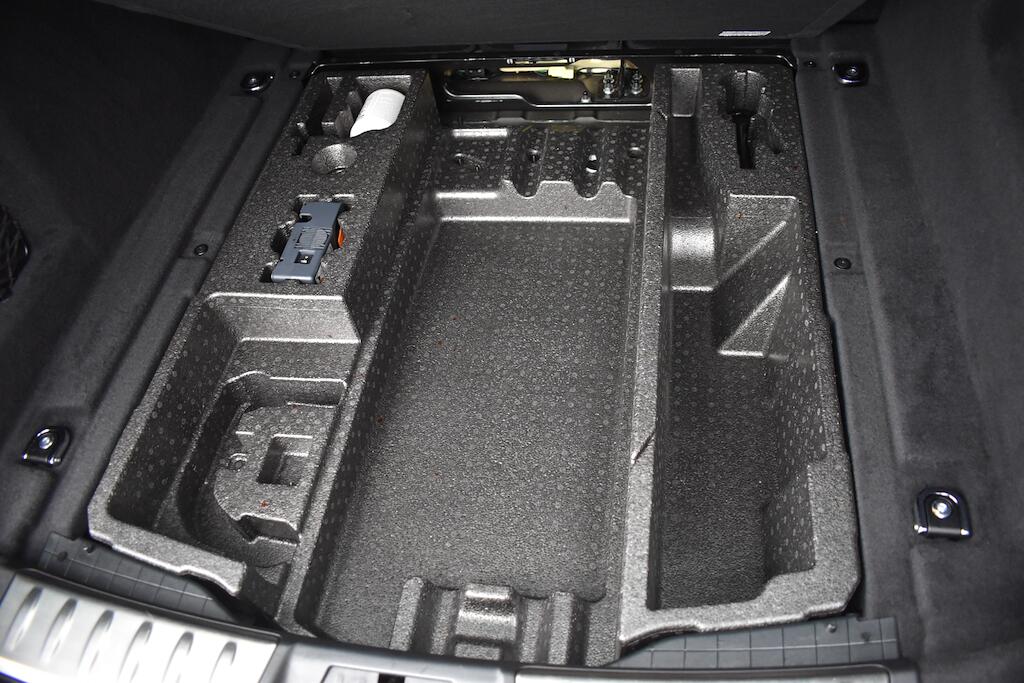 Jaguar F-Pace view 49