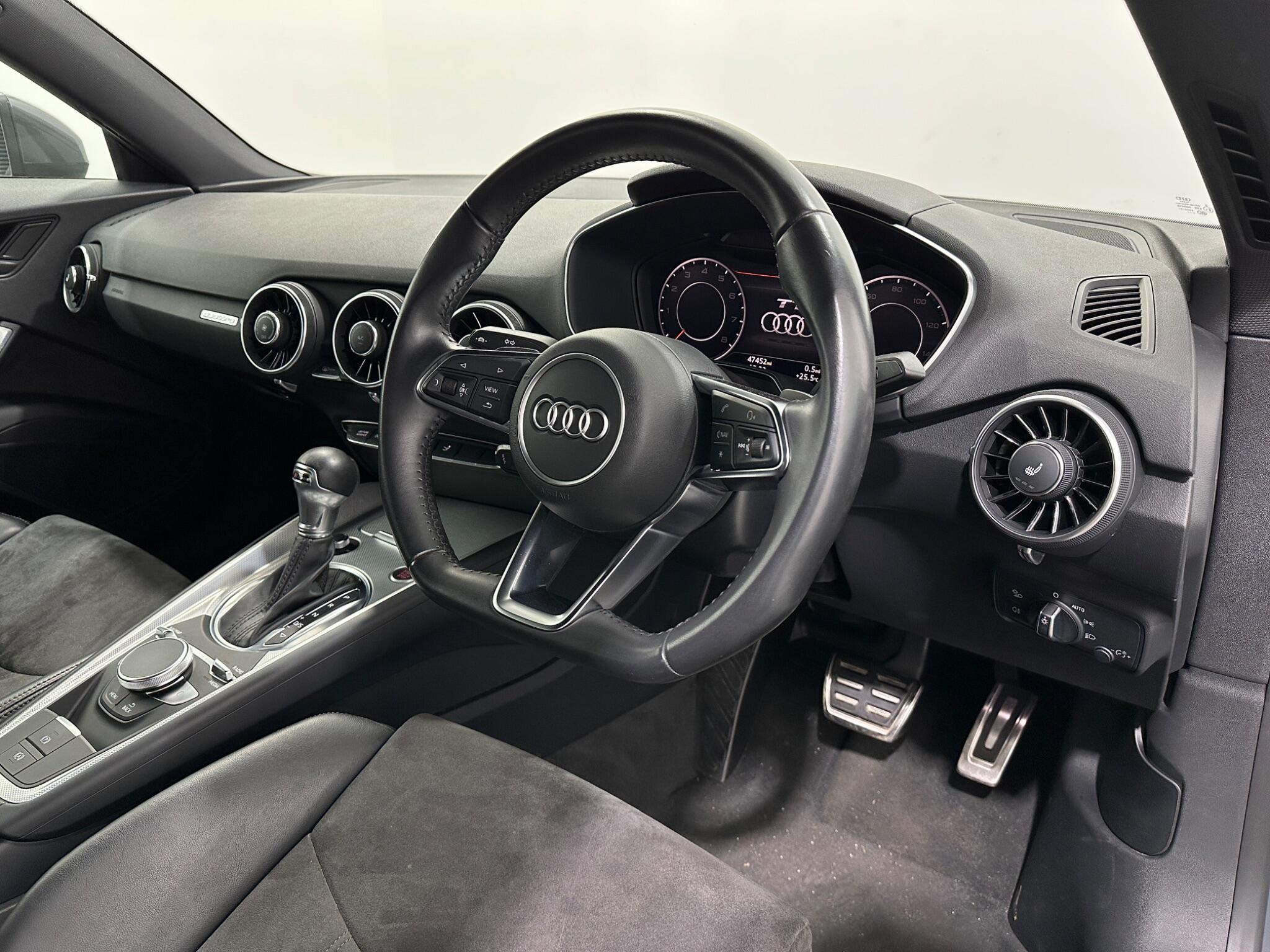 Audi TT view 11