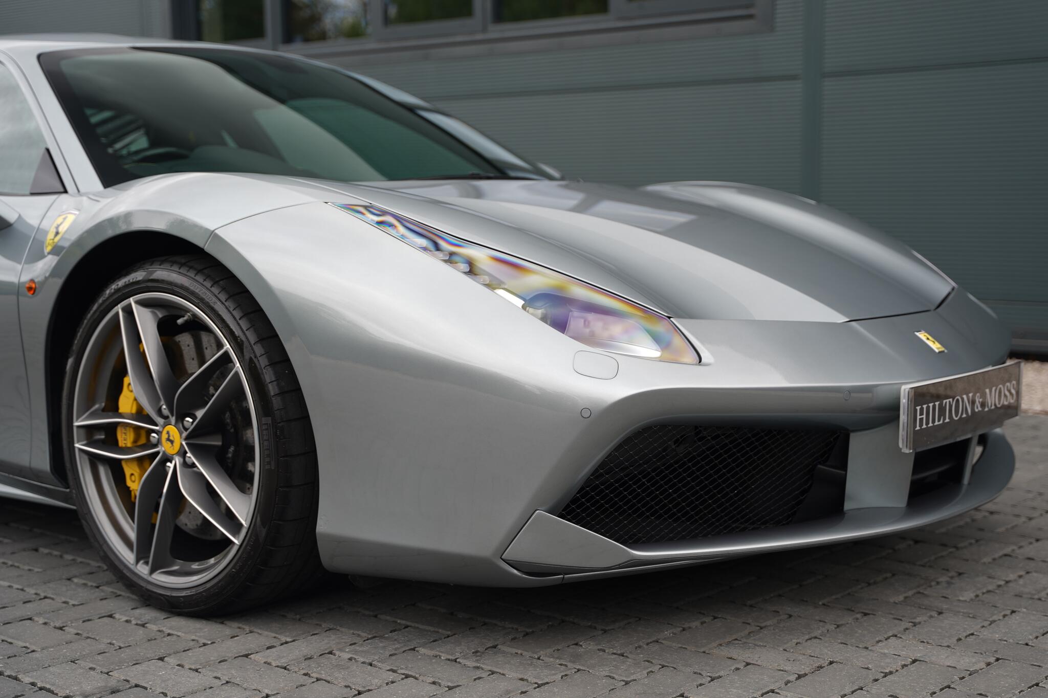 Ferrari 488 view 25