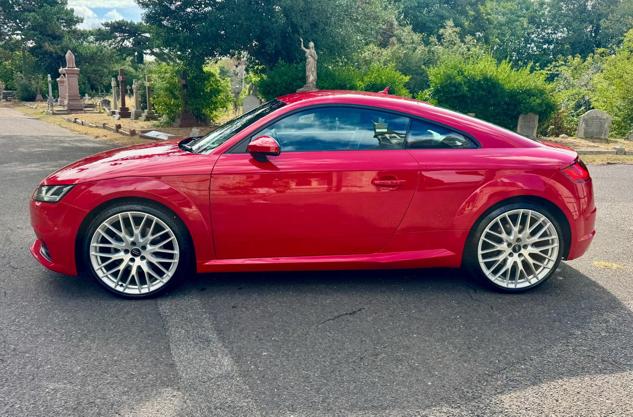 Audi TT view 15