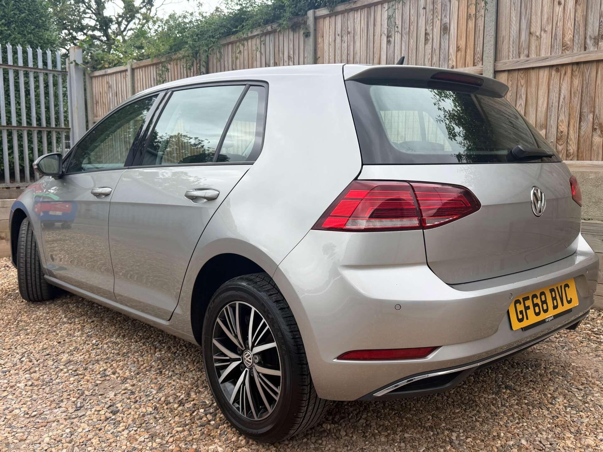Volkswagen Golf view 8