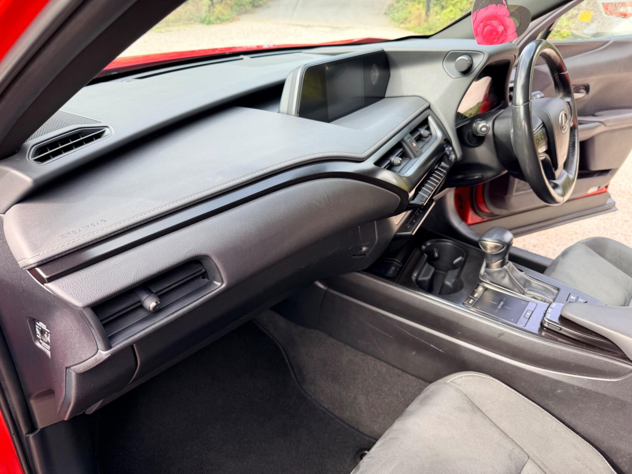 Lexus Ux view 10