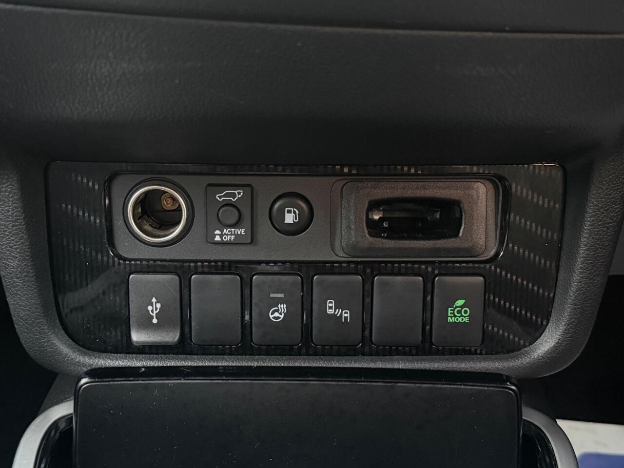 Mitsubishi Outlander view 28