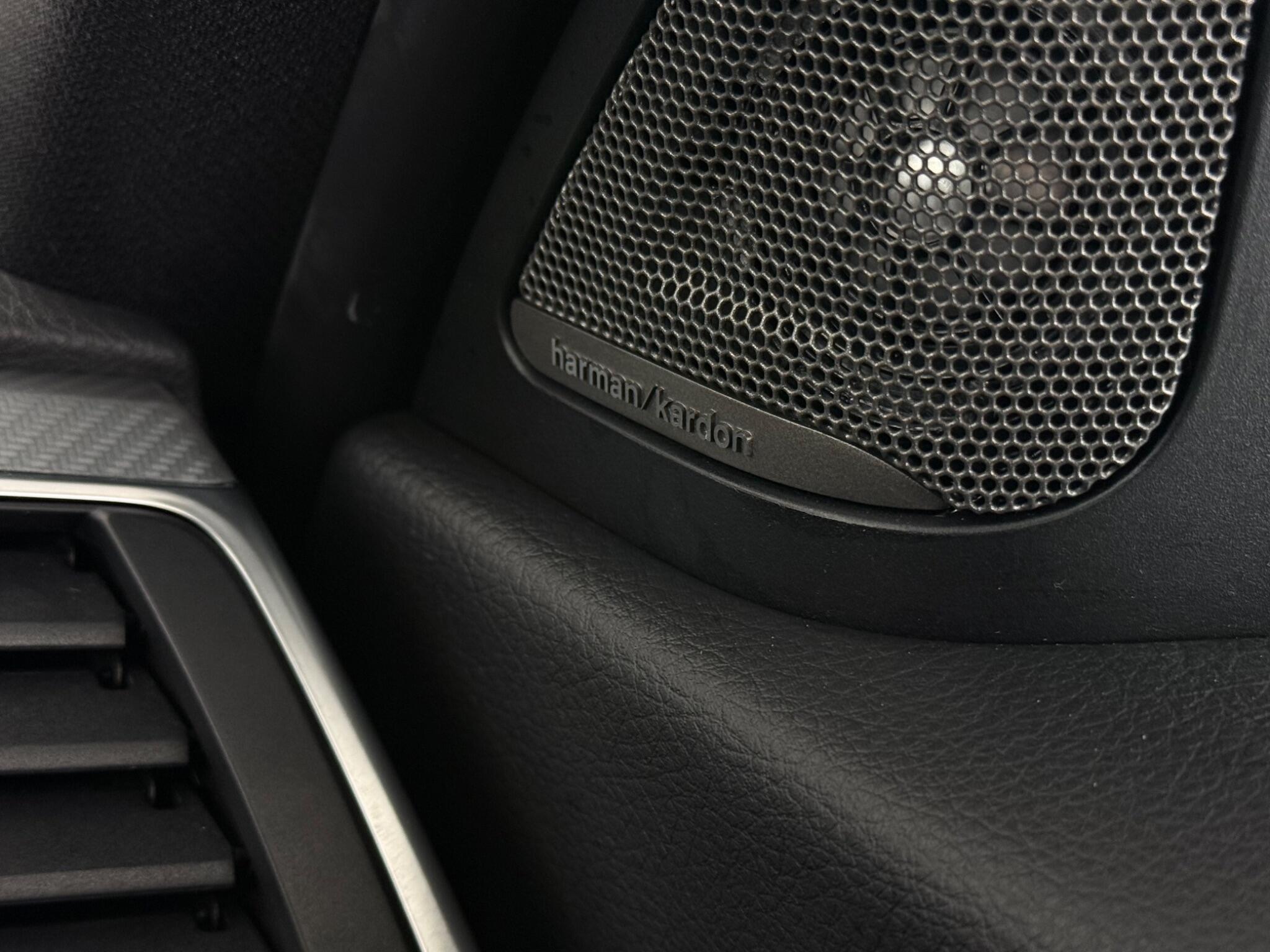 BMW 3 Series view 22