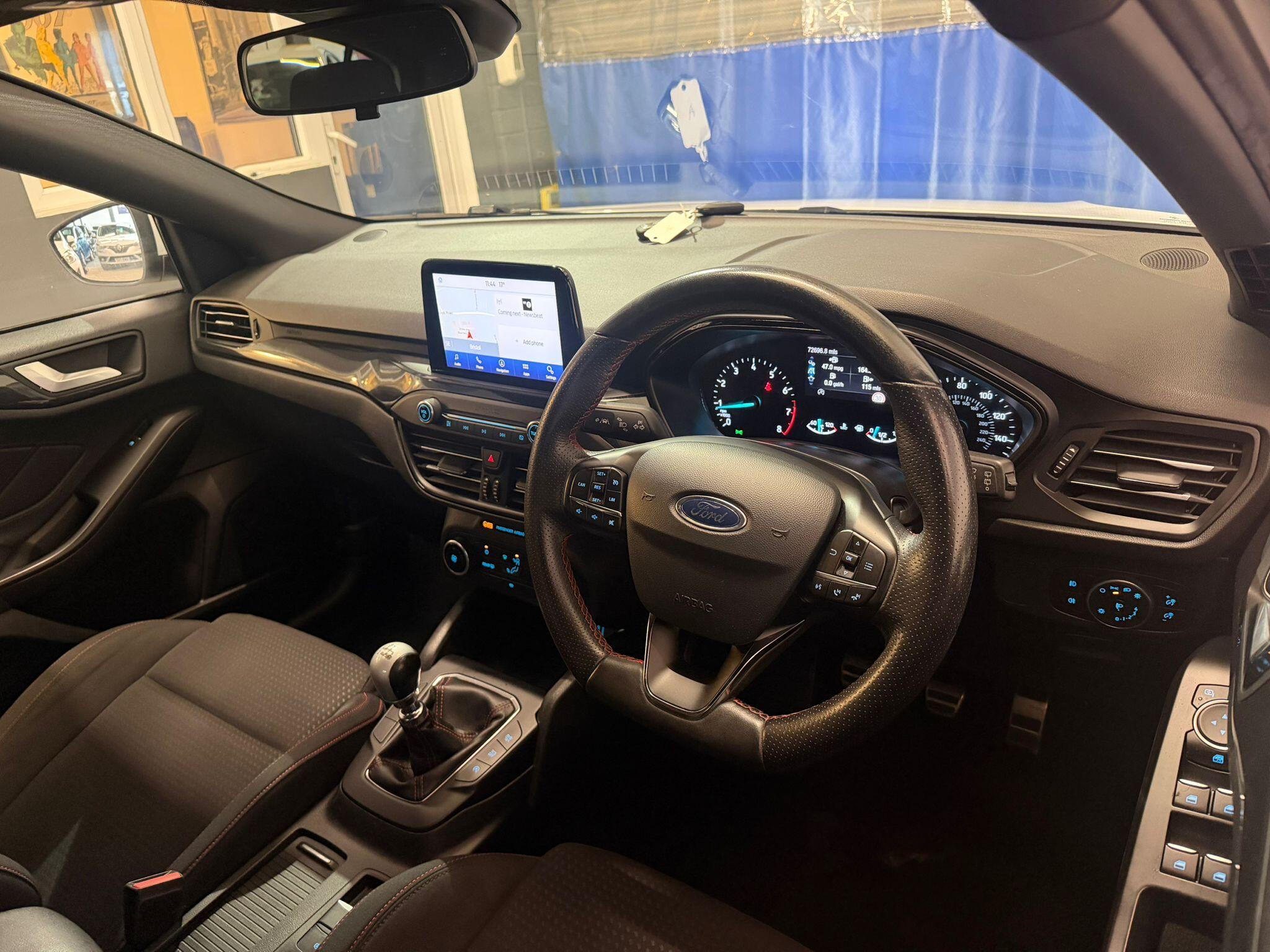 Ford Focus view 12