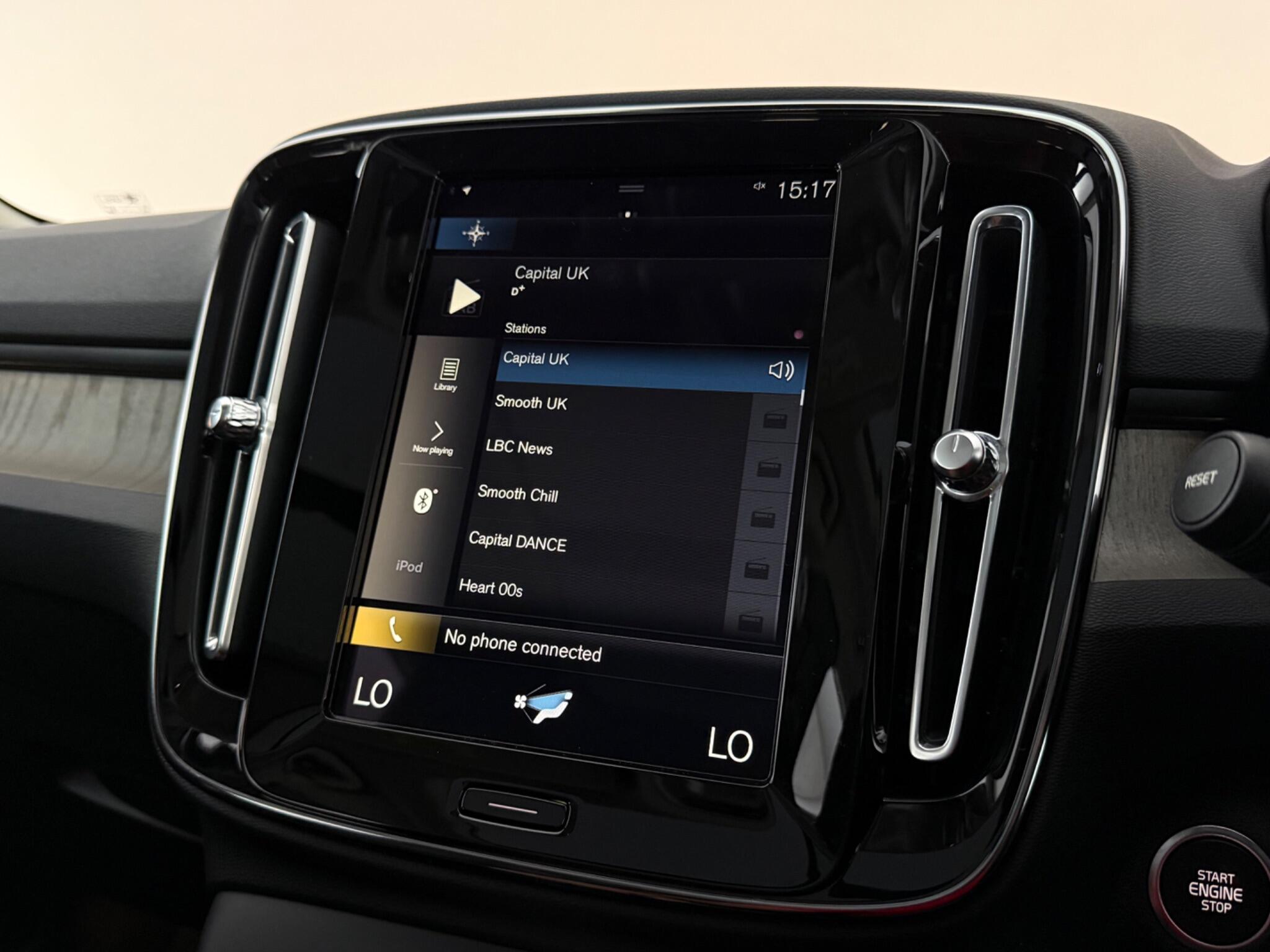 Volvo XC40 view 27