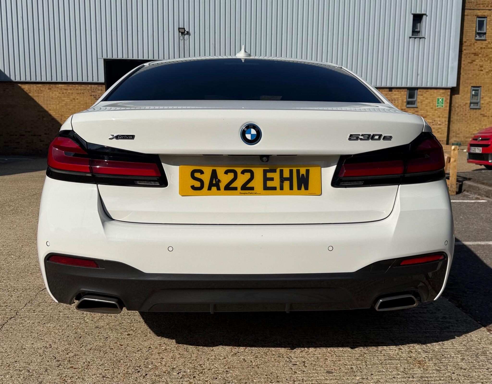 BMW 5 Series view 10