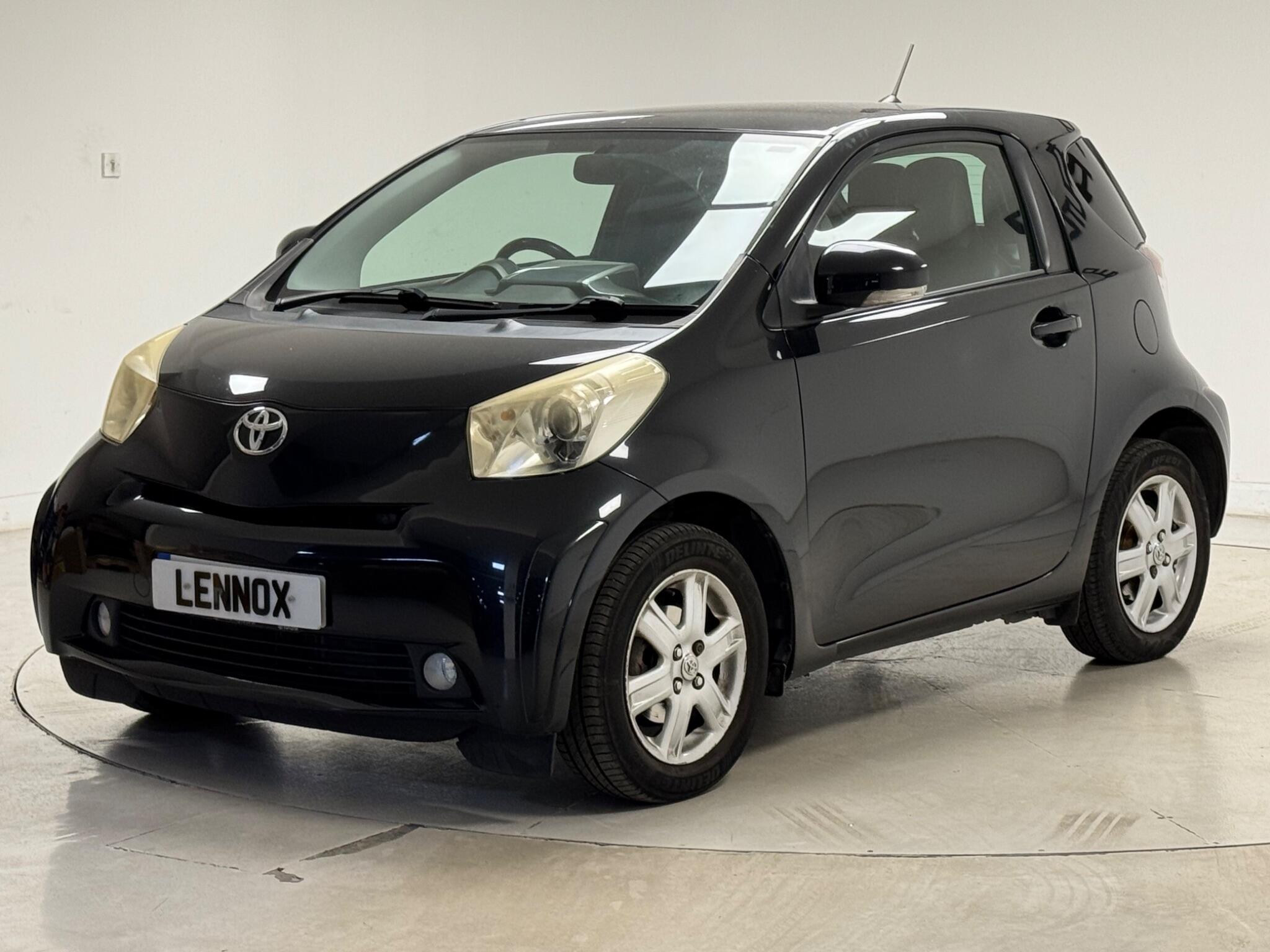 Toyota Iq view 3