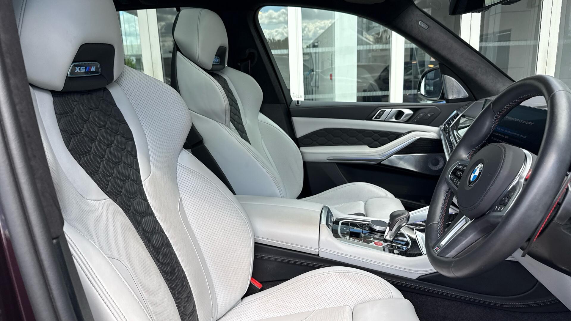 BMW X5 M view 11