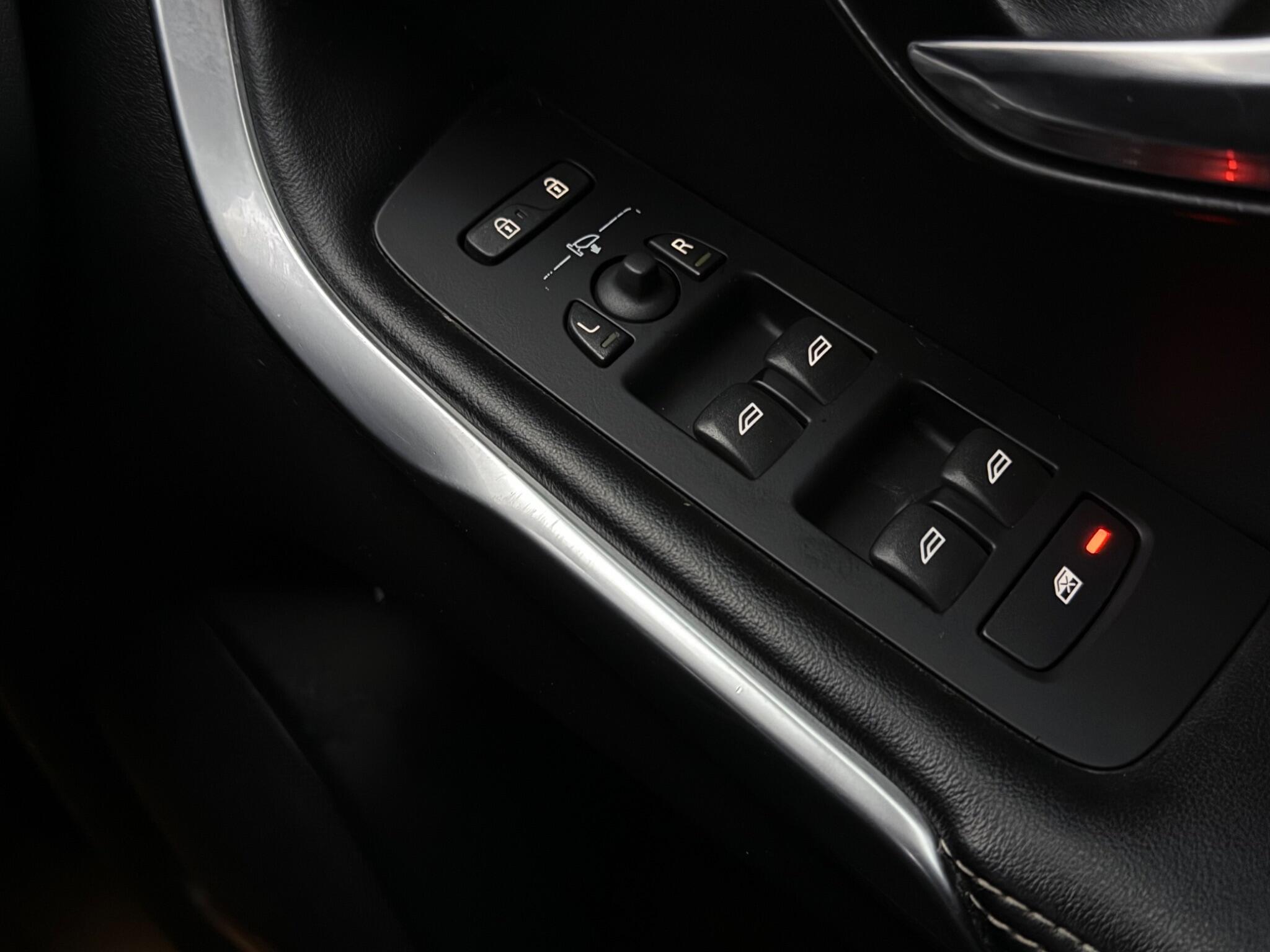 Volvo V40 view 19