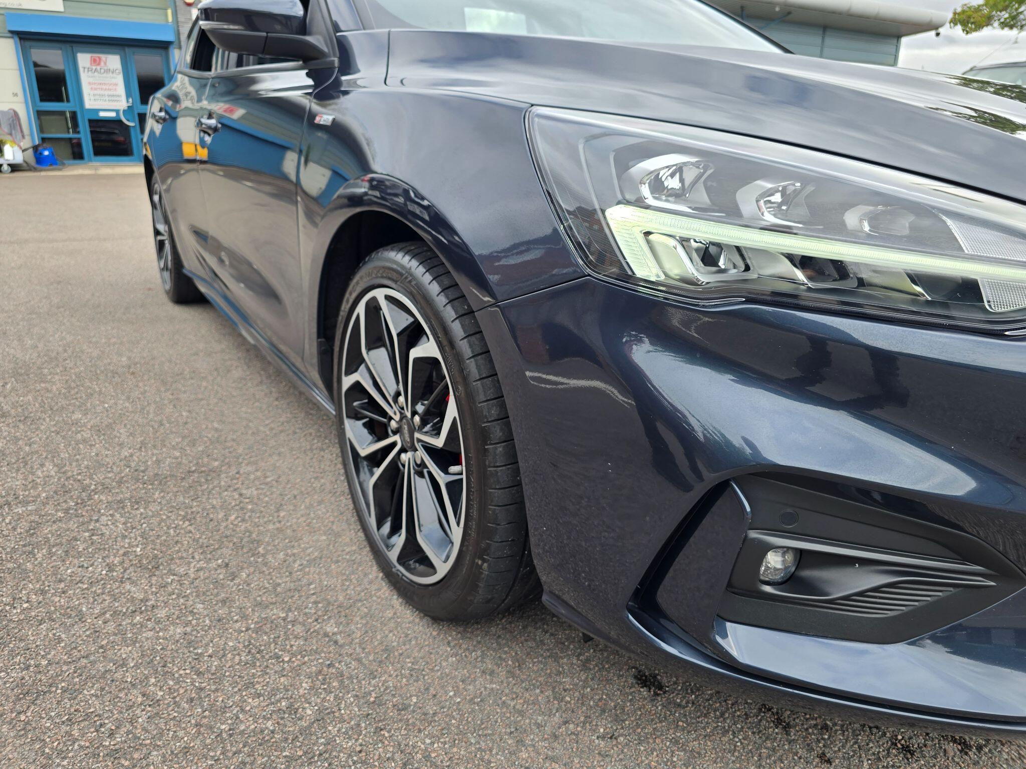 Ford Focus view 79