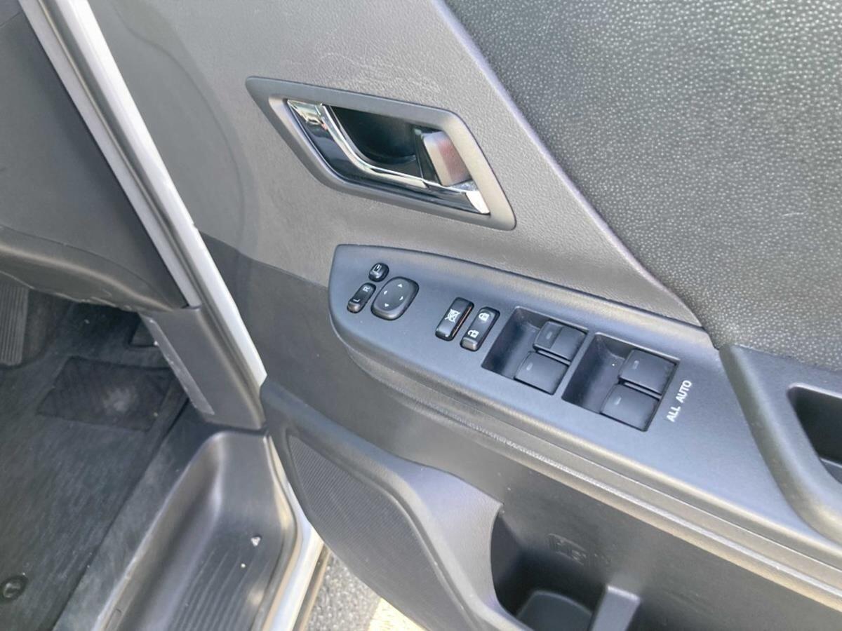 Toyota Vellfire view 17