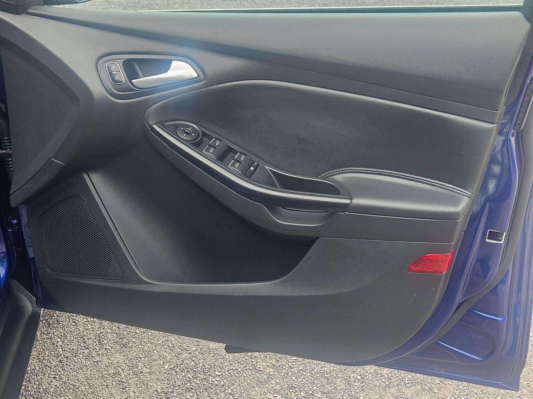 2017 Ford Focus image 50